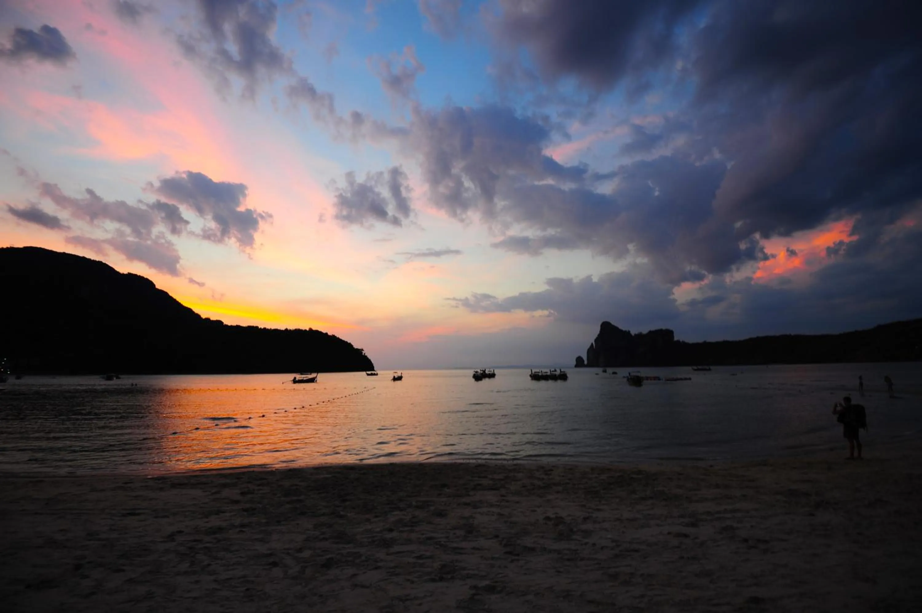 Beach in Phi Phi Twin Palms Bungalow