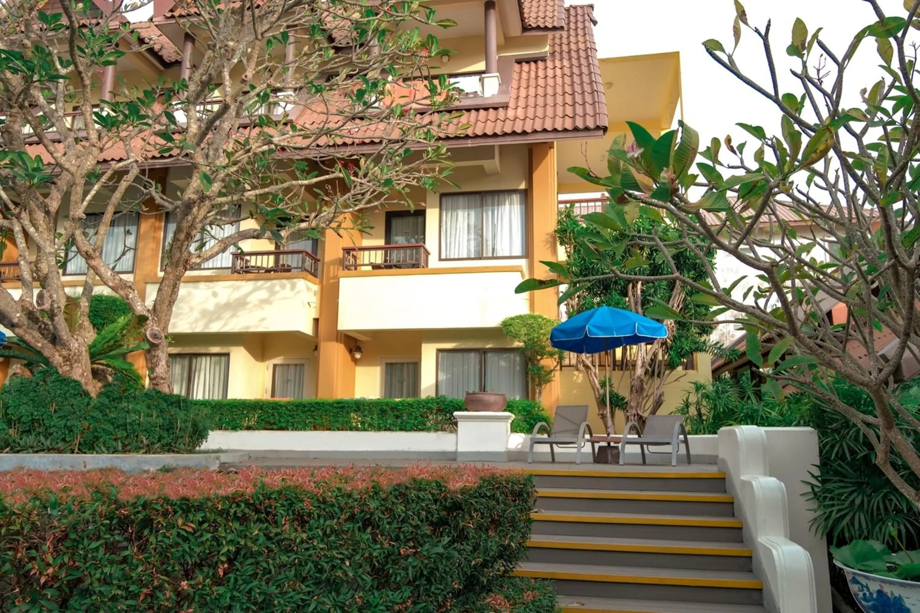 Property building in Diamond Cottage Resort & Spa