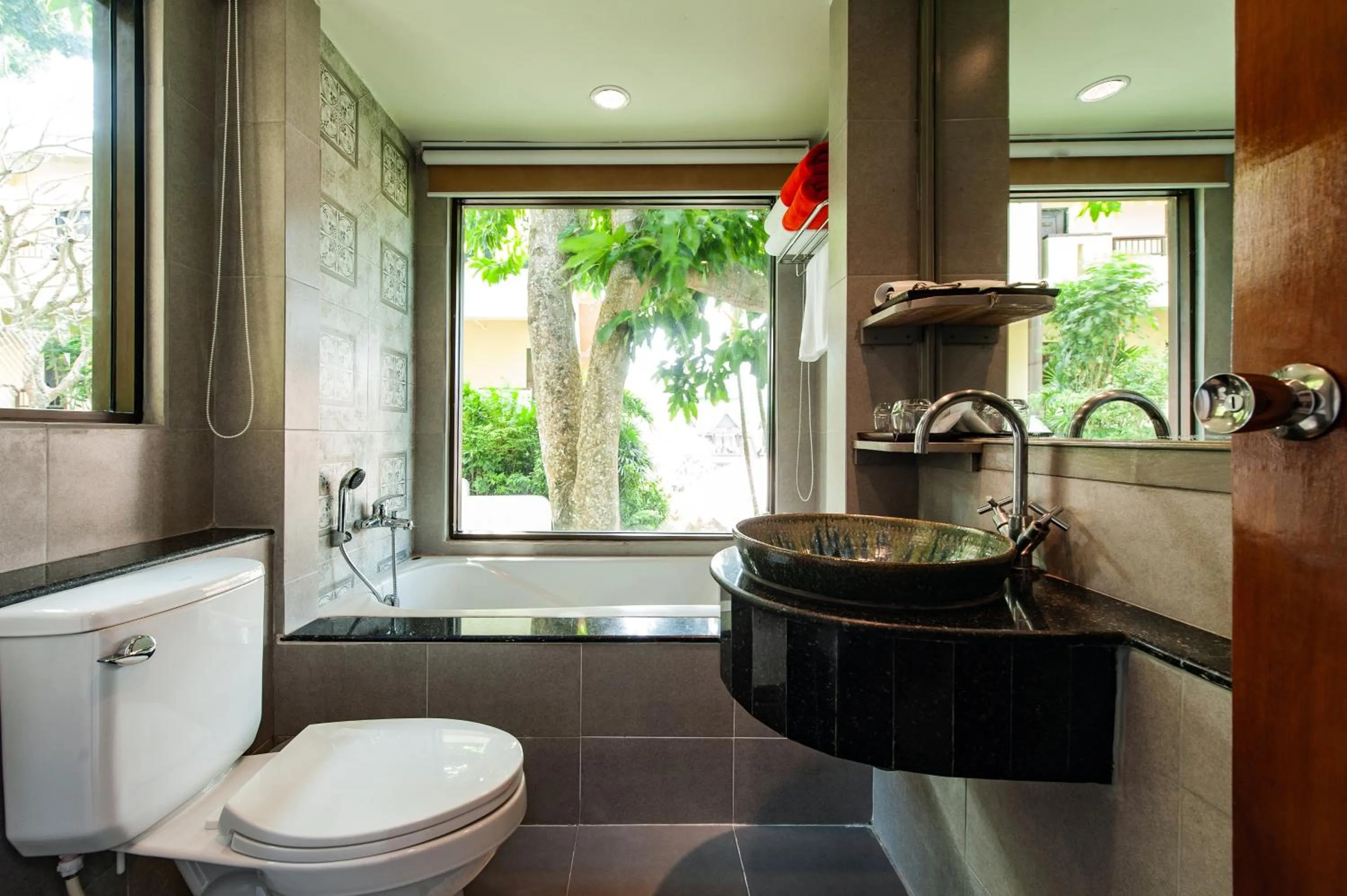 Toilet in Diamond Cottage Resort & Spa