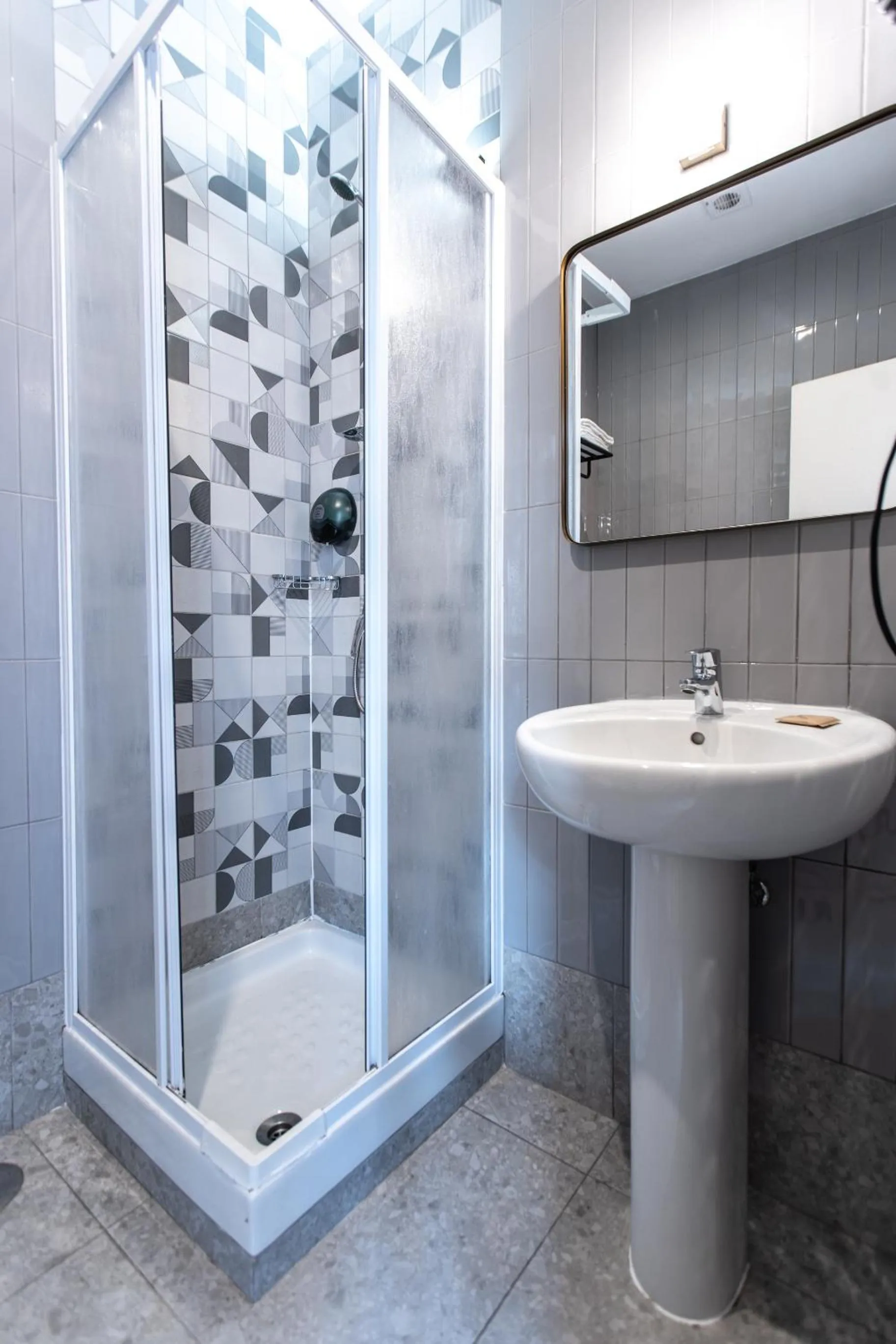 Shower in SUITES YOU Zinc