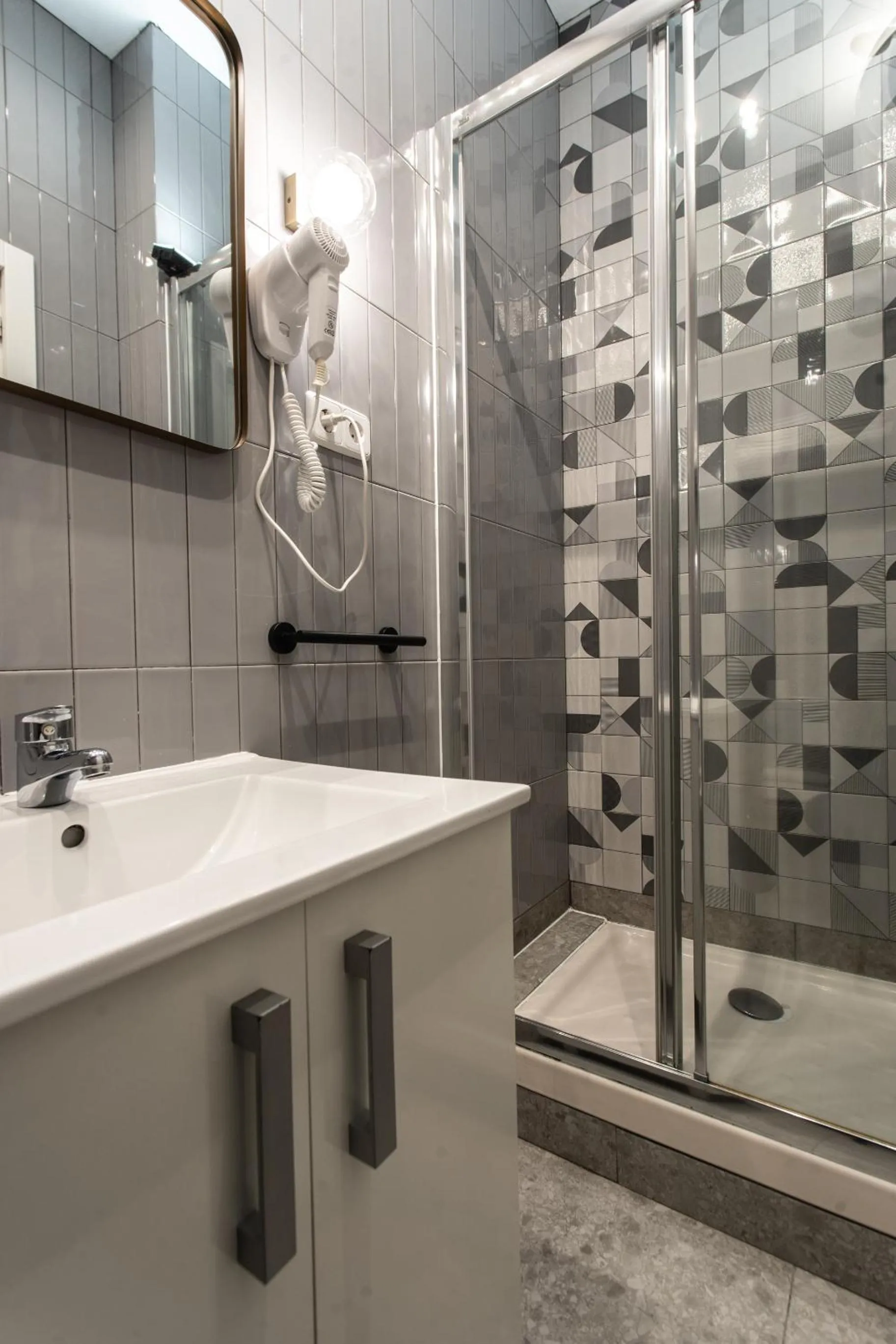 Shower in SUITES YOU Zinc