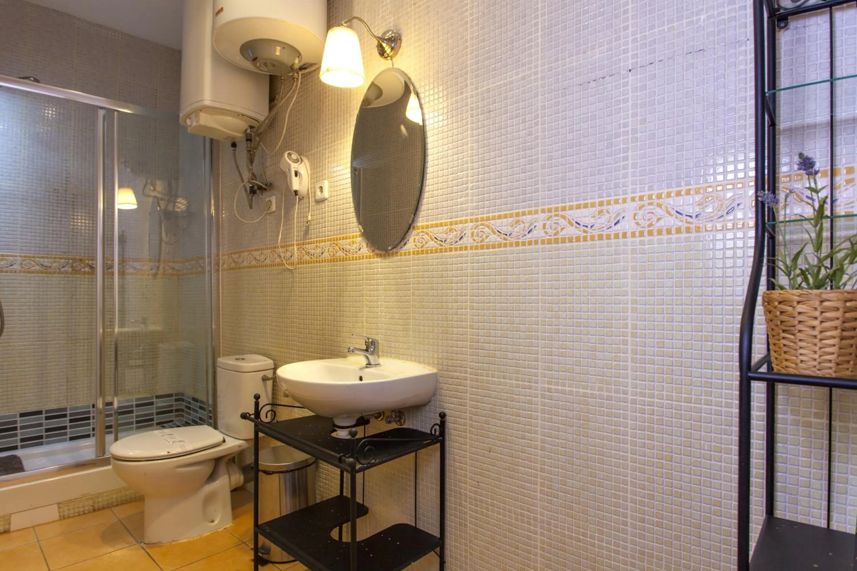 Toilet in SUITES YOU Zinc