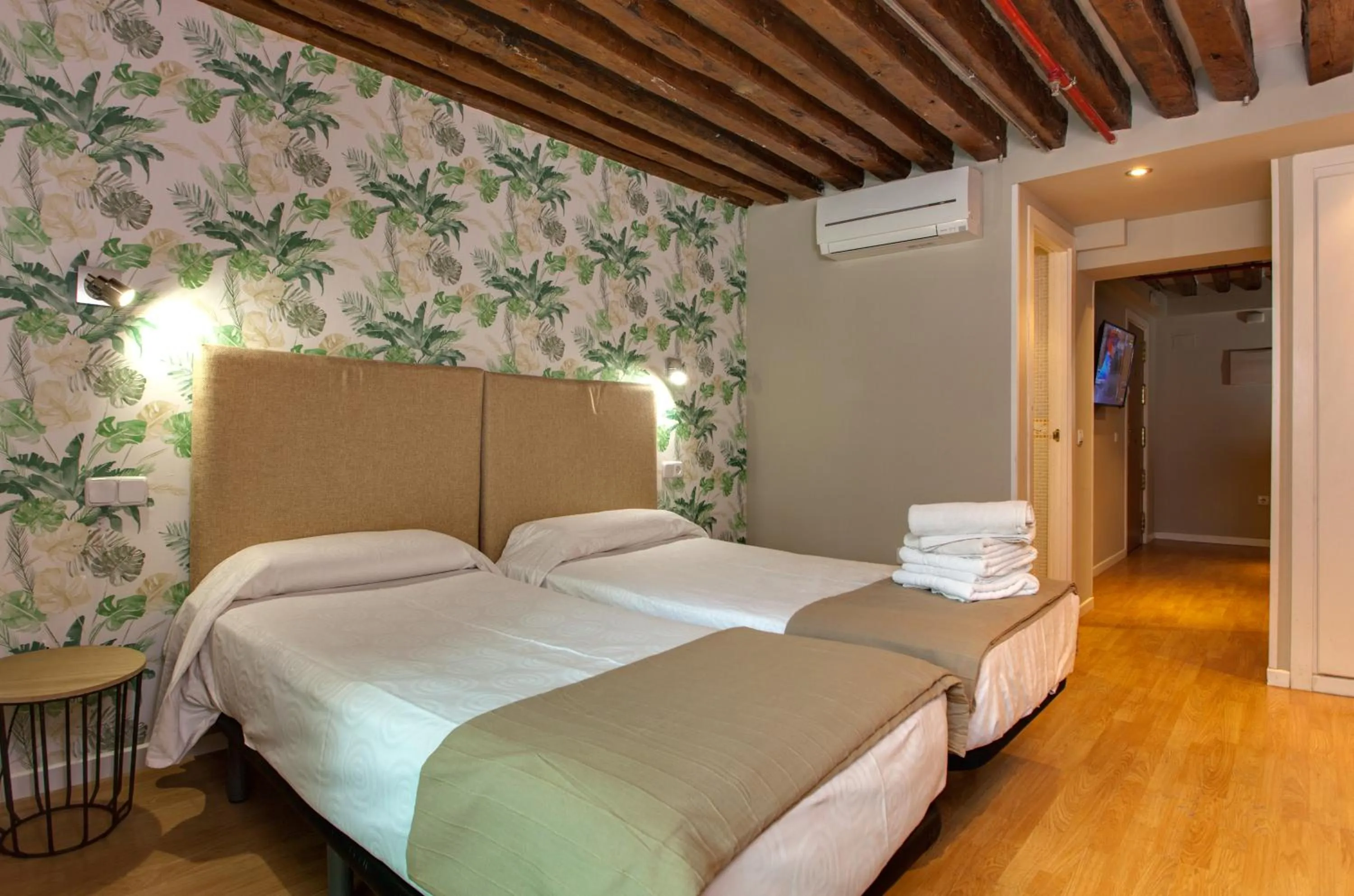 Bedroom, Bed in SUITES YOU Zinc