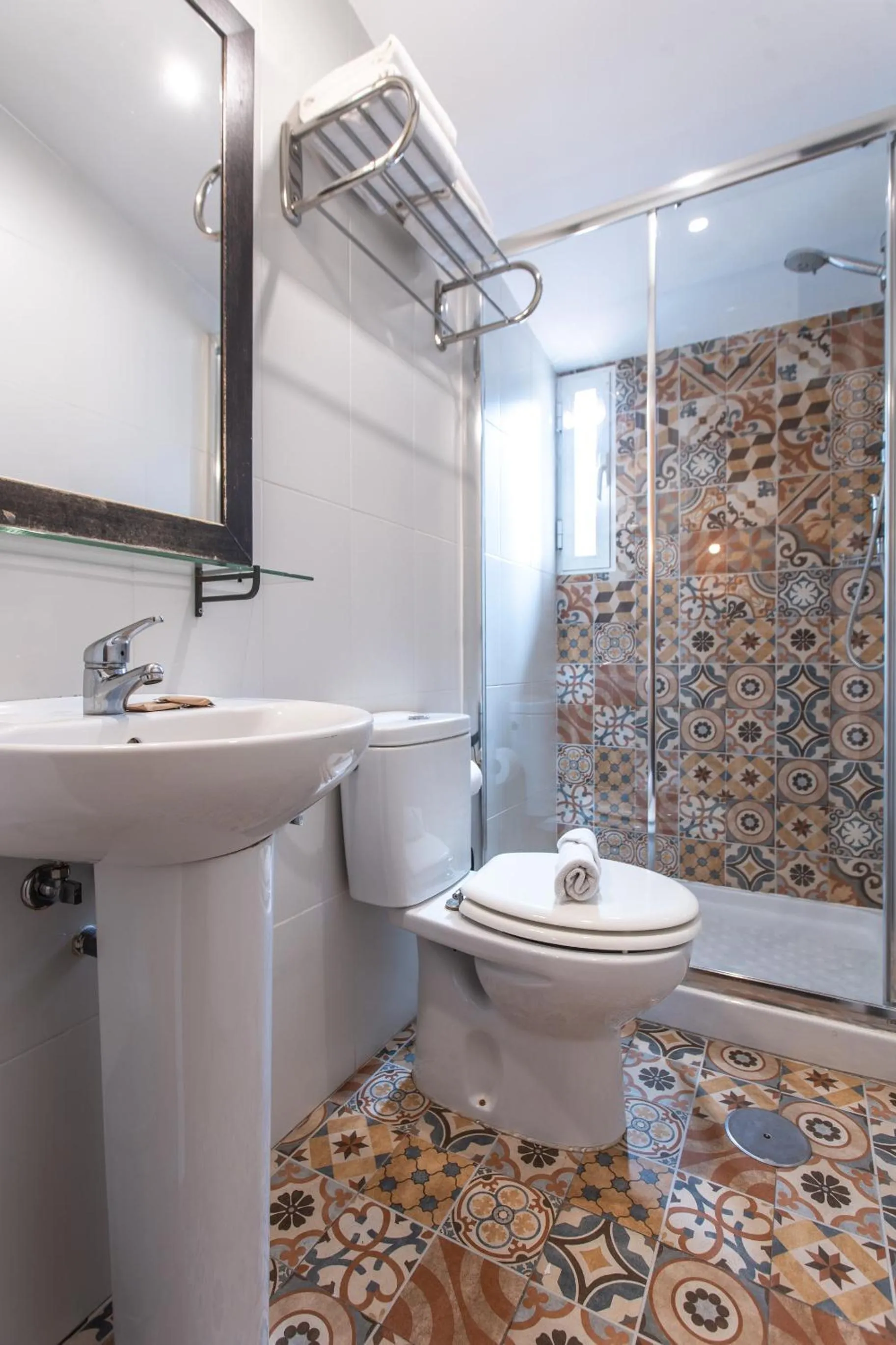 Shower in SUITES YOU Zinc