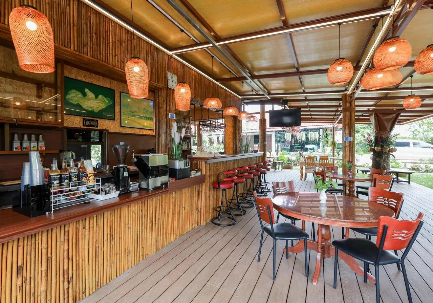 Restaurant/places to eat in The Golddiggers Resort