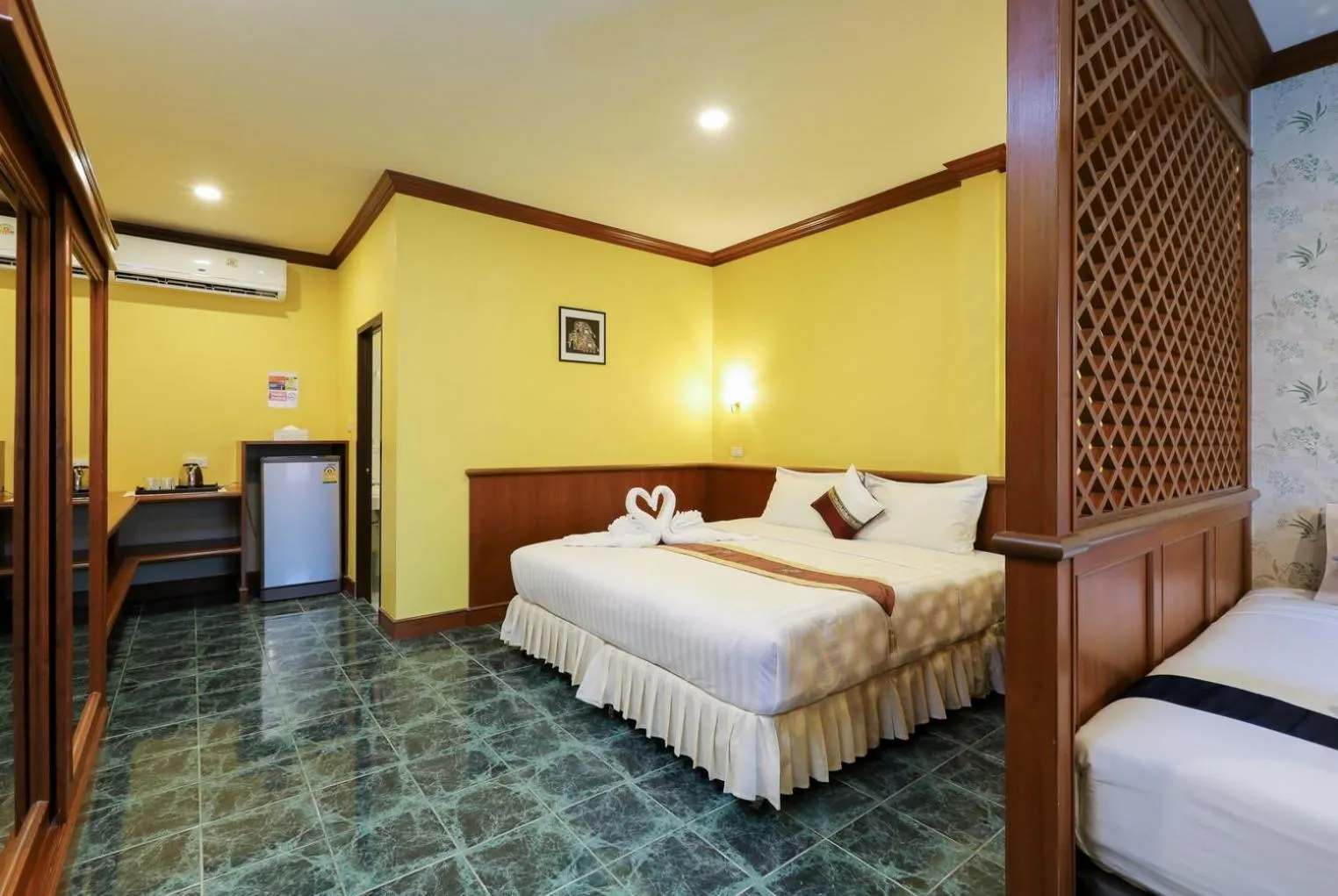 Bedroom, Bed in The Golddiggers Resort