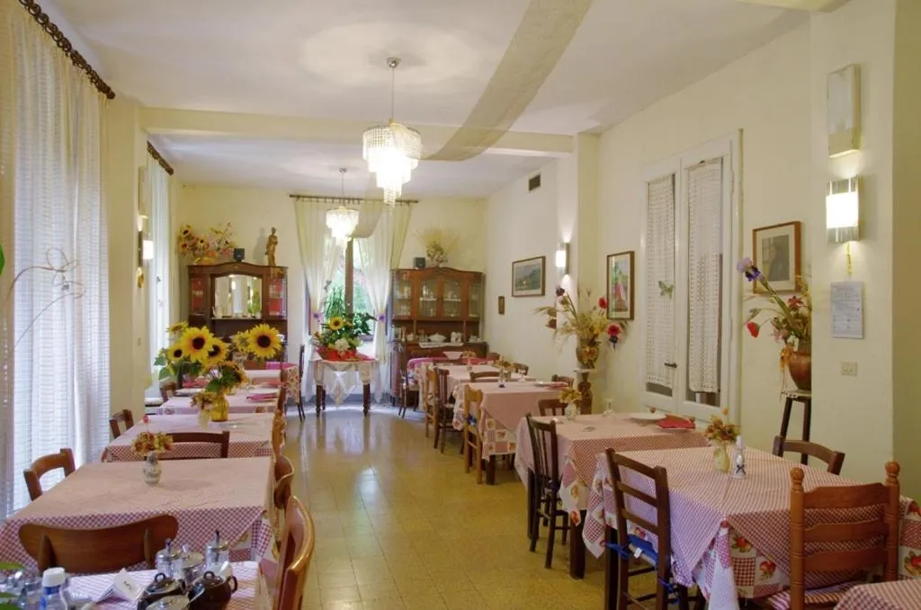 Restaurant/places to eat in Albergo Ristorante Guidi