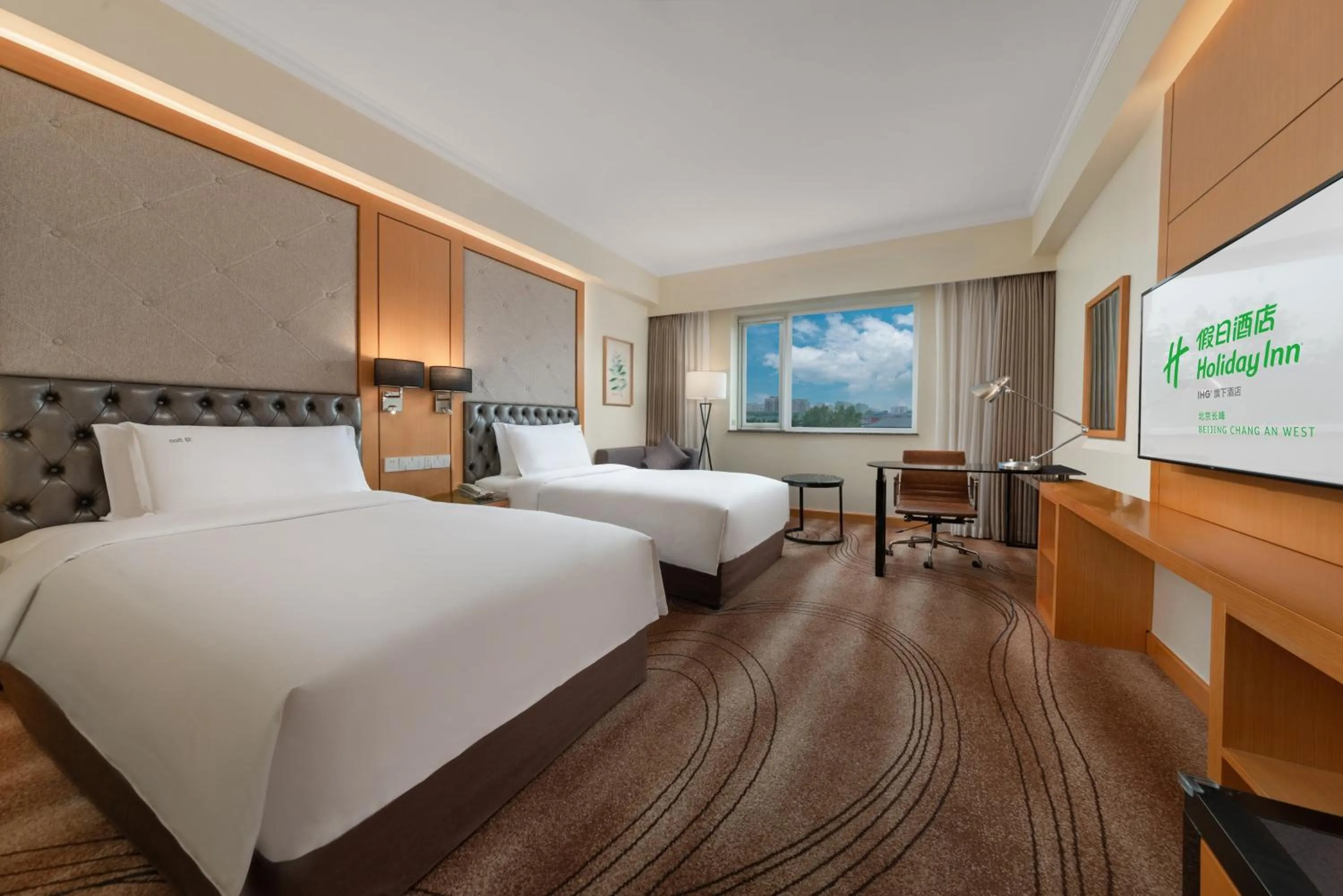Photo of the whole room, Bed in Holiday Inn Beijing Chang An West by IHG