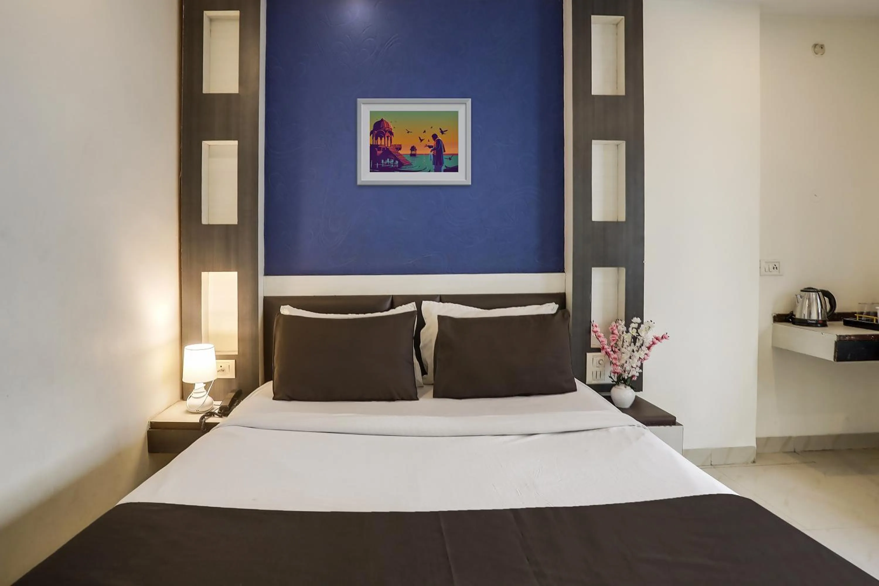 Bedroom, Bed in Super Capital O Prestige