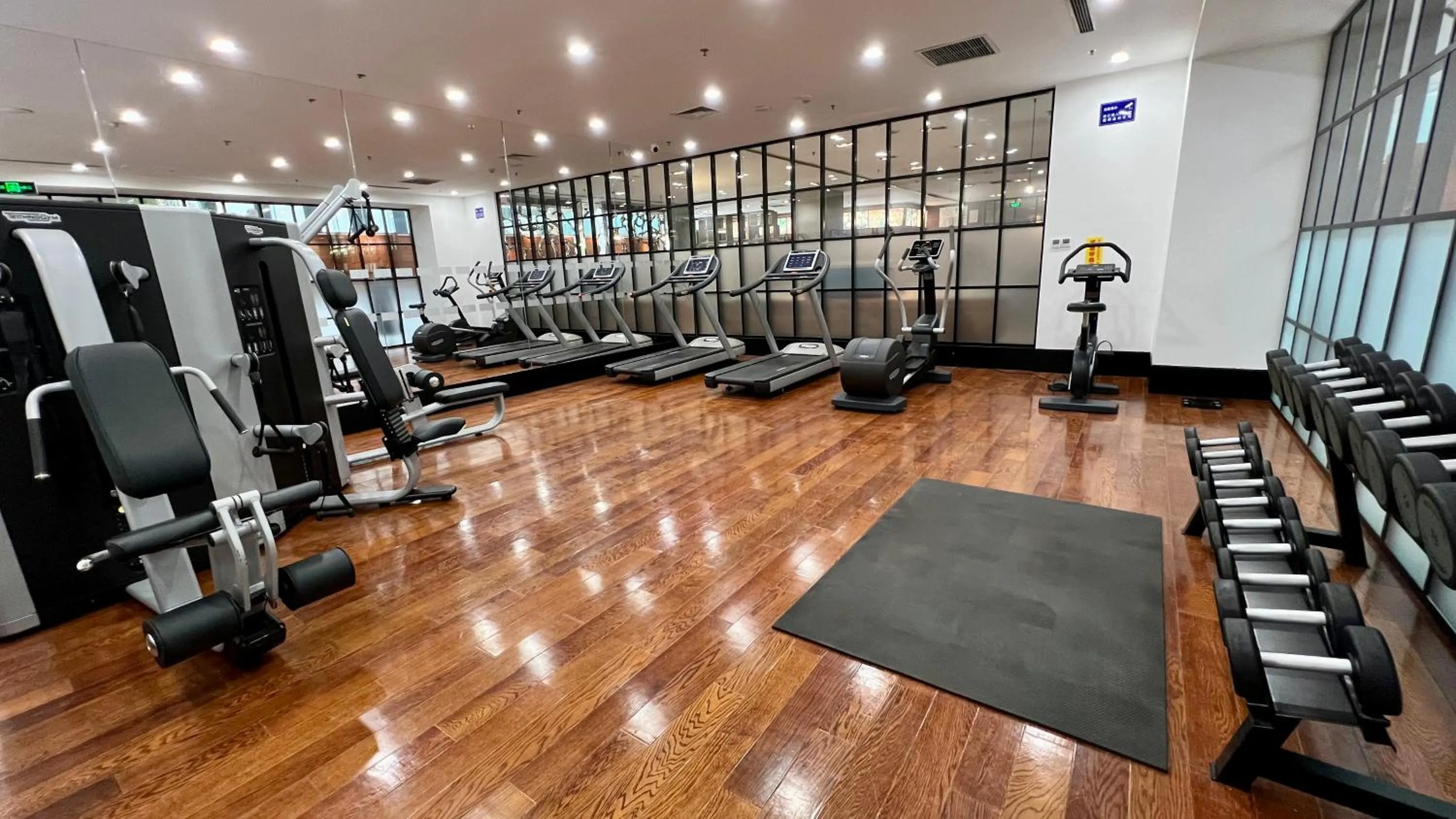 Fitness centre/facilities in LeafIN Hotel Beijing Minzuyuan l Bird's Nest