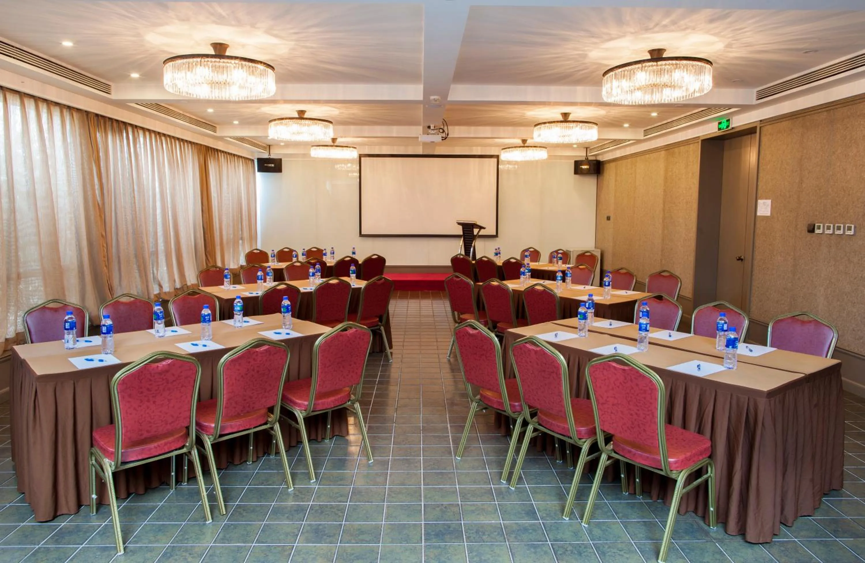 Meeting/conference room in LeafIN Hotel Beijing Wangjing SOHO