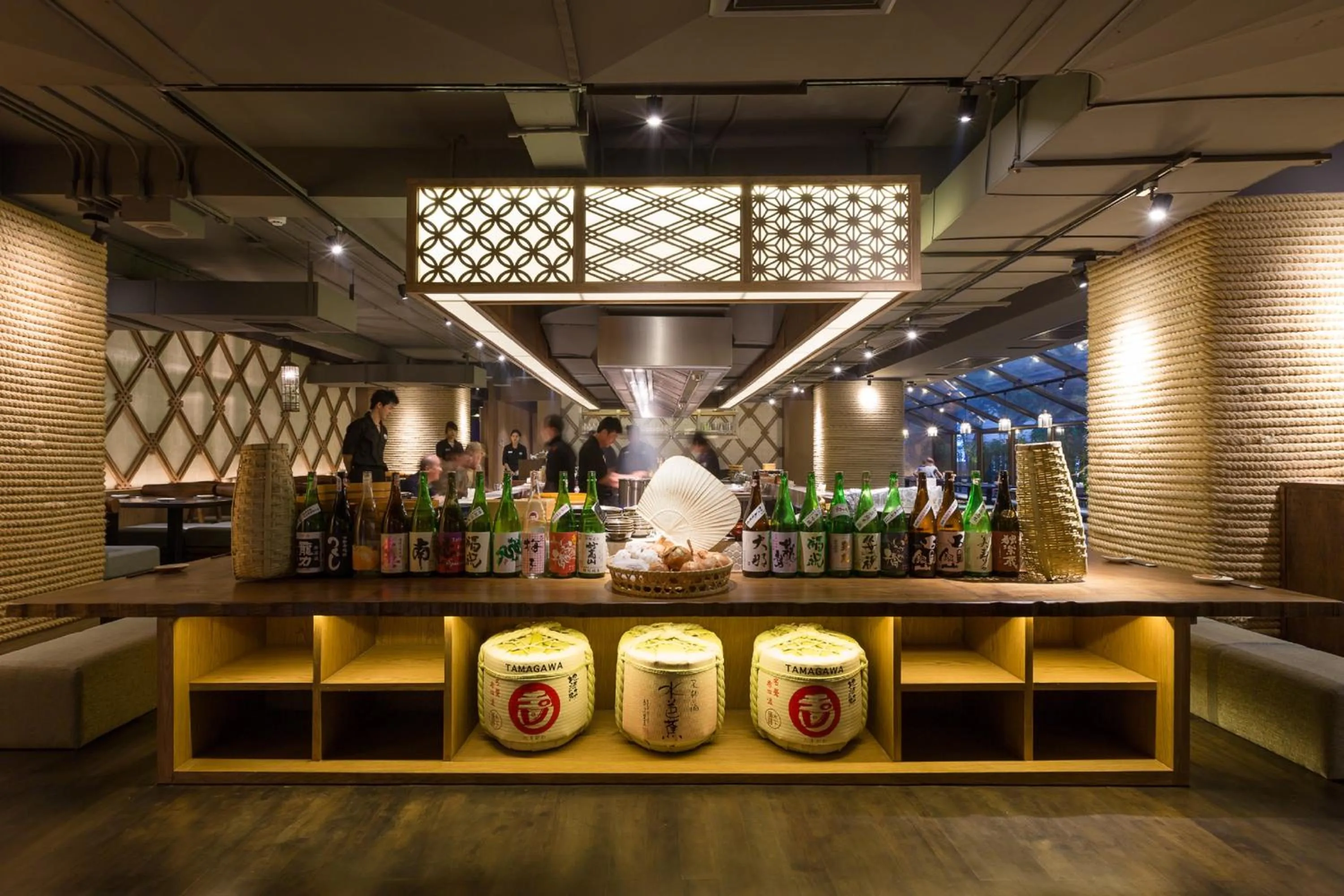 Restaurant/places to eat in Bandara Suites Silom, Bangkok