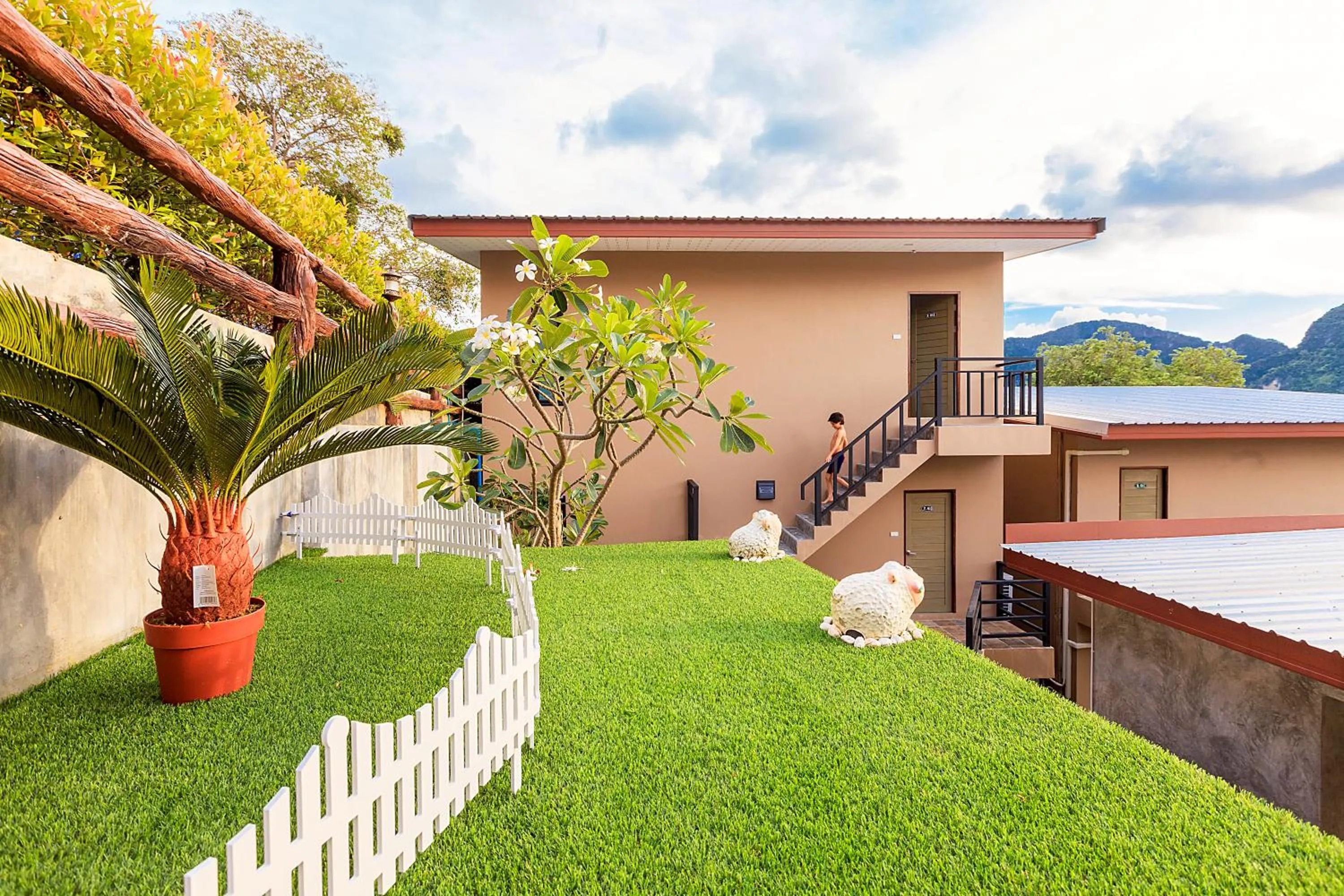 Property building in Phi Phi Top View Resort