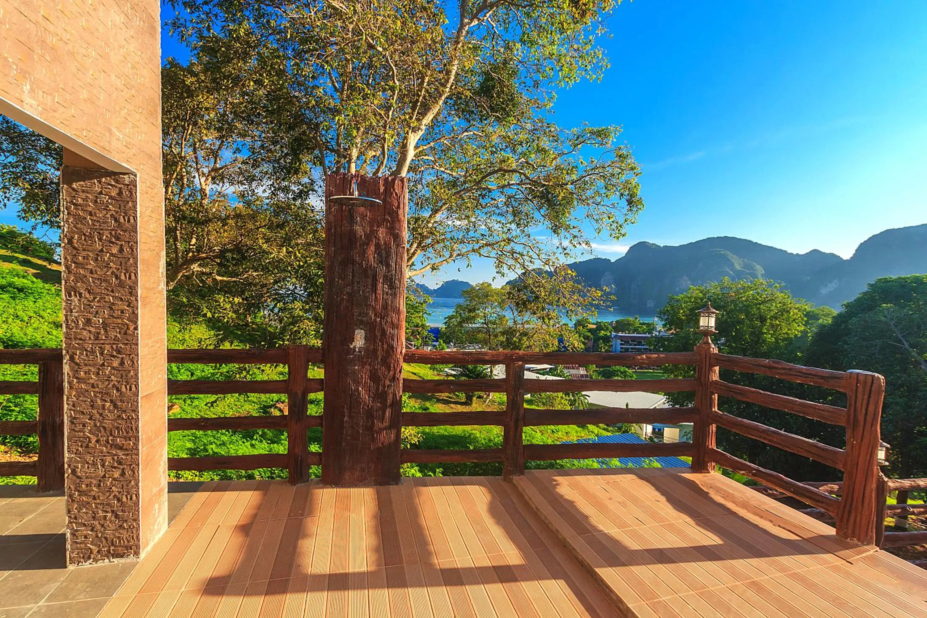 Balcony/Terrace in Phi Phi Top View Resort
