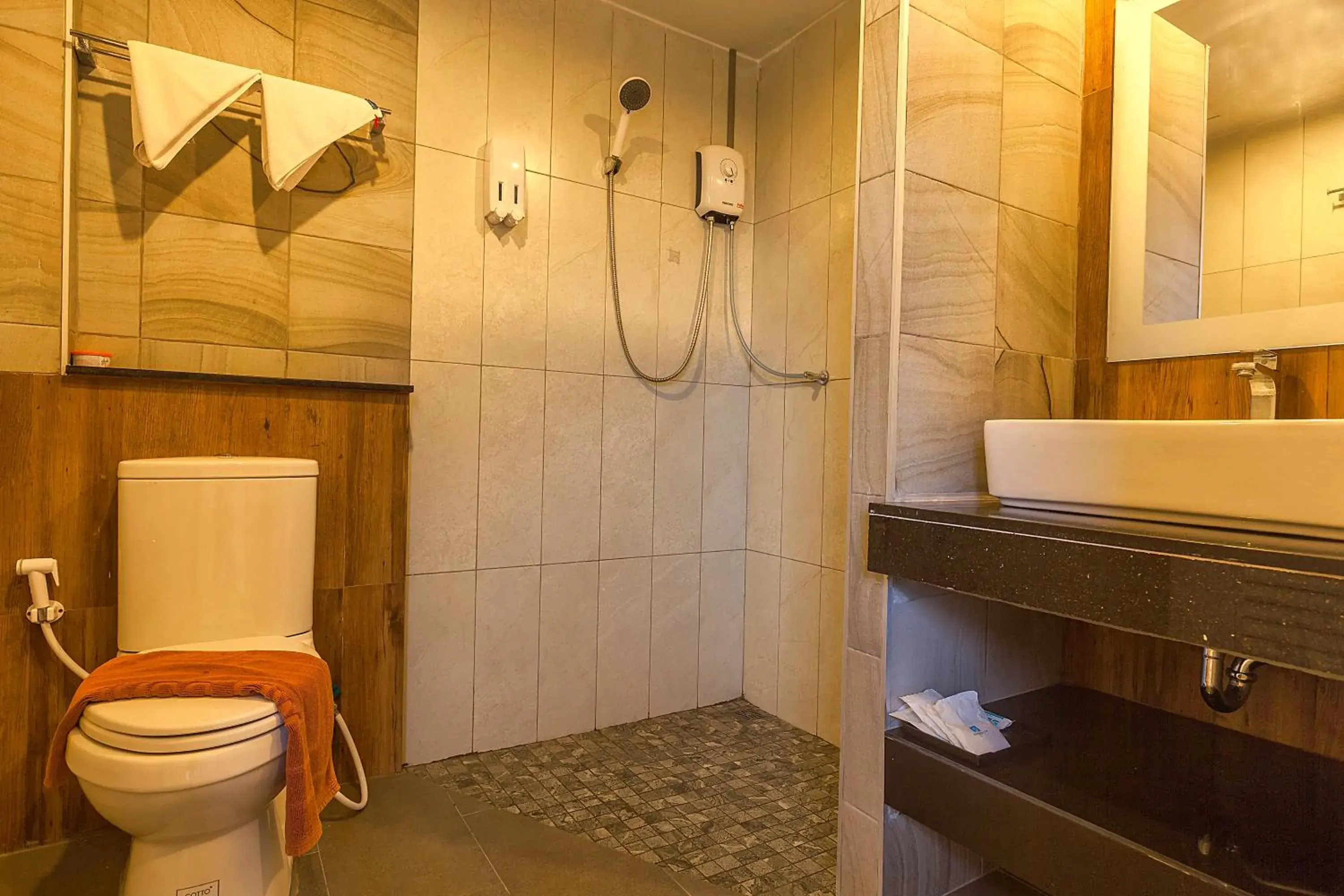 Deluxe Double Room with Sea View in Phi Phi Top View Resort Deluxe Double Room with Sea View in Phi Phi Top View Resort