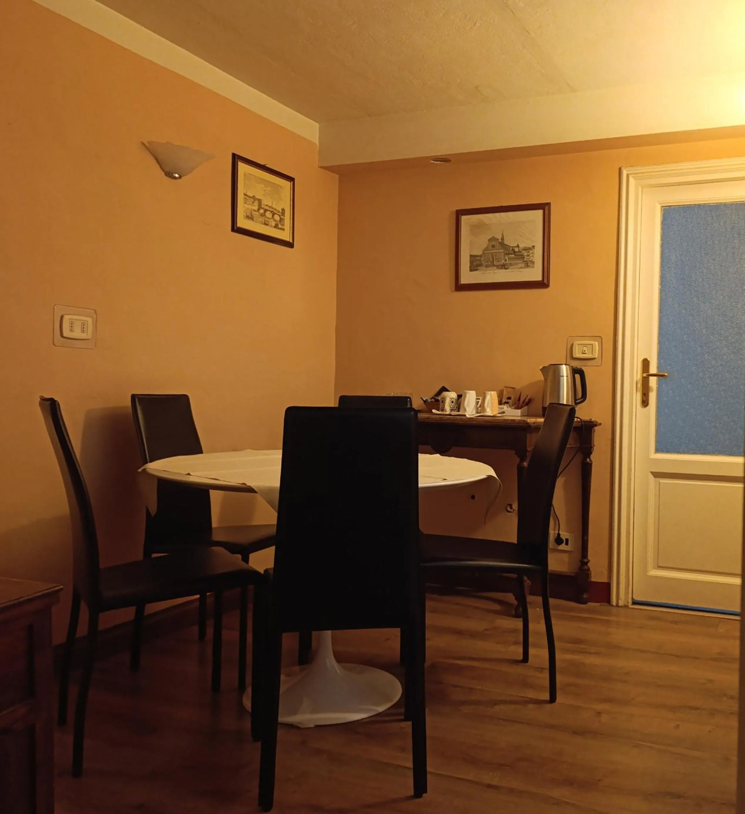 Coffee/tea facilities in B&B A Florence View