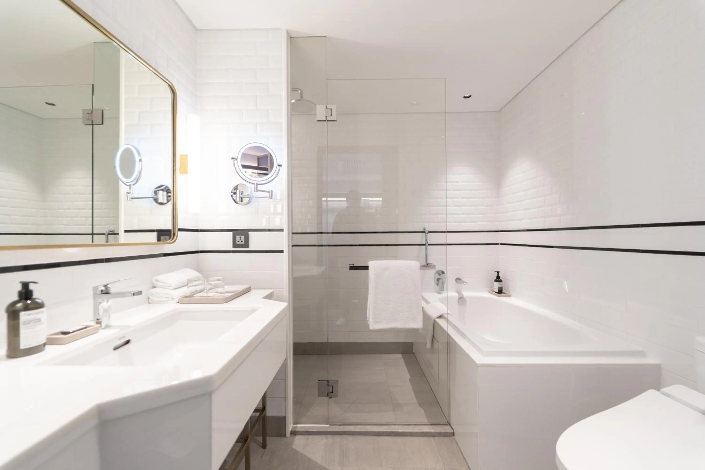 Bathroom in Montien Hotel Surawong Bangkok