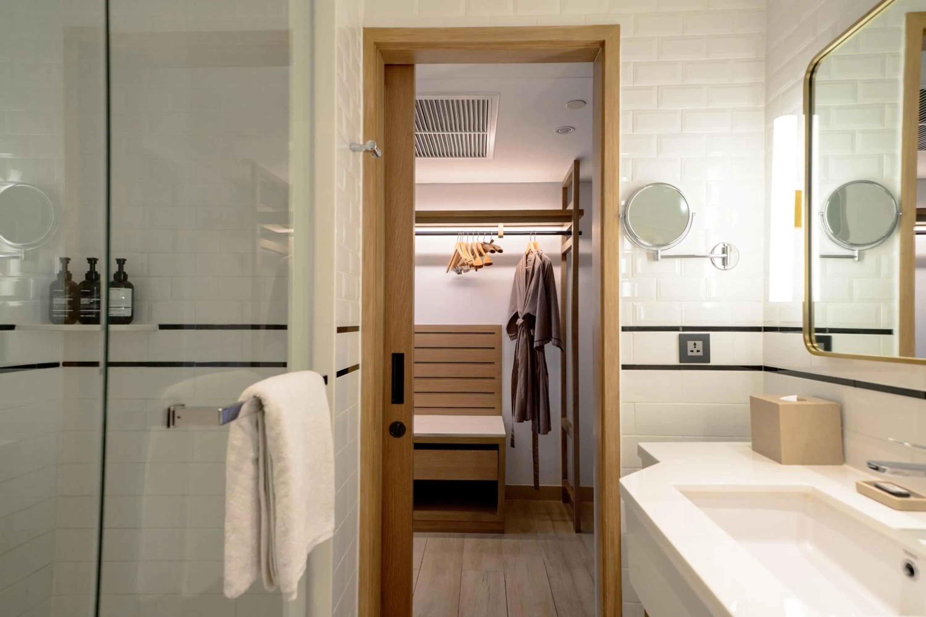 Bathroom in Montien Hotel Surawong Bangkok