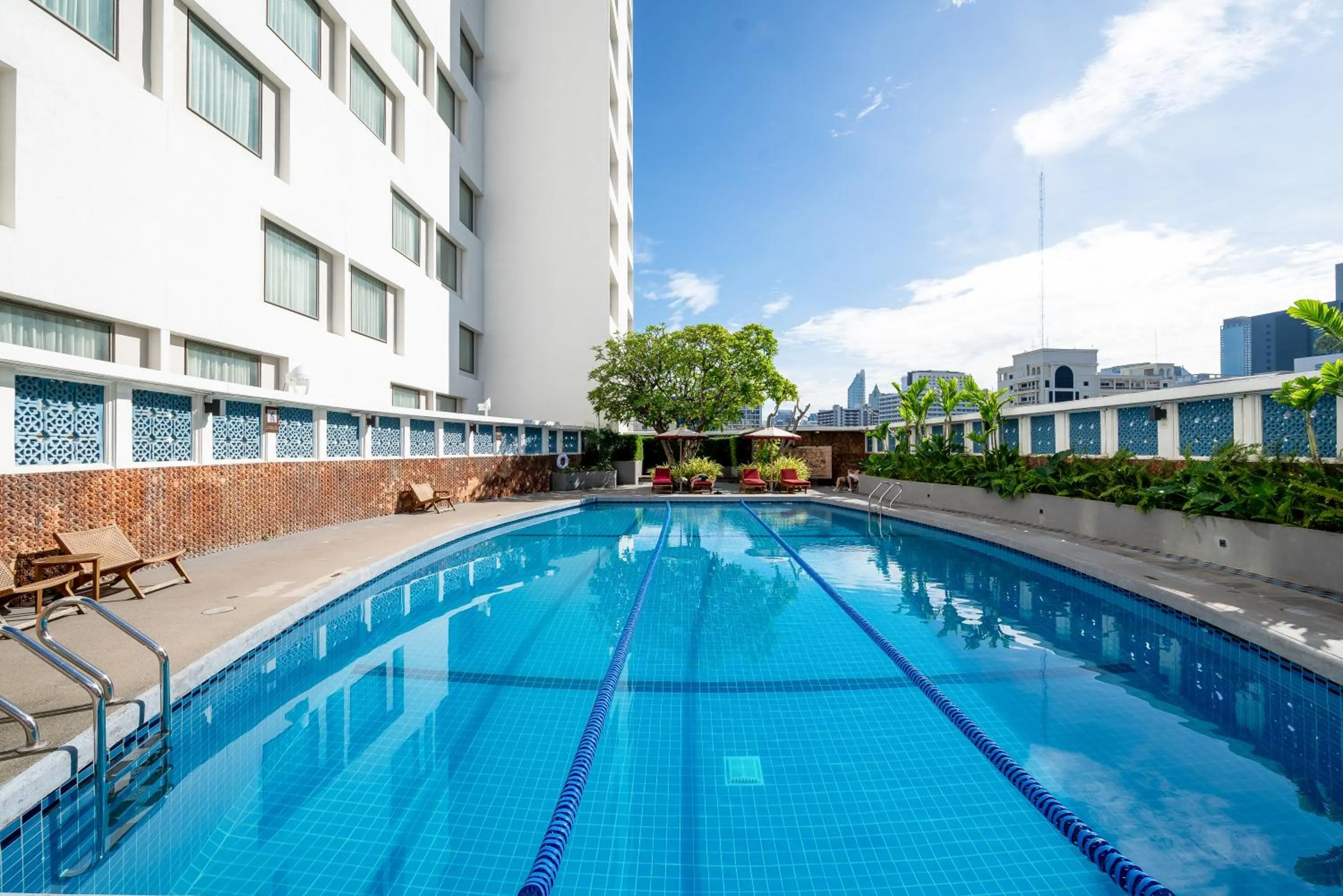 Pool view in Montien Hotel Surawong Bangkok