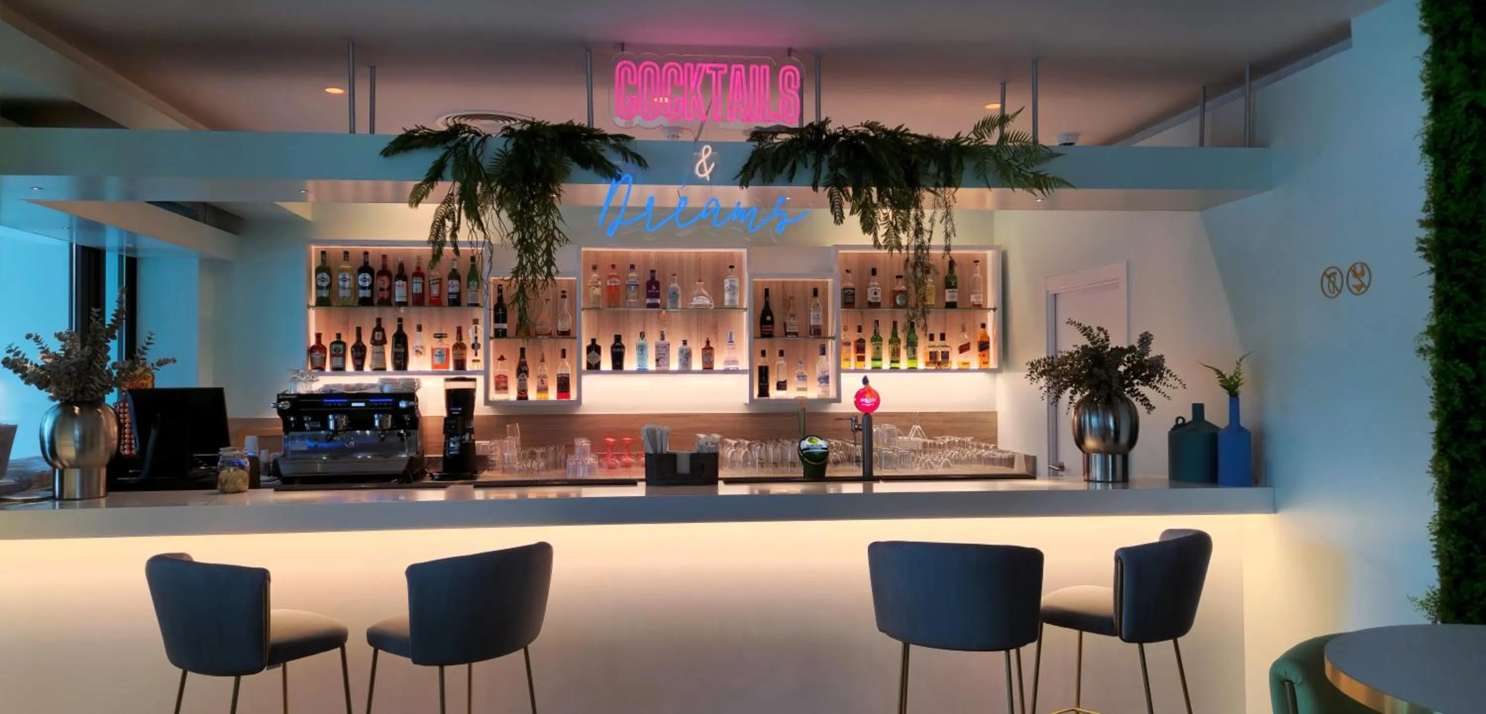Lounge or bar in Aquashow Park Hotel