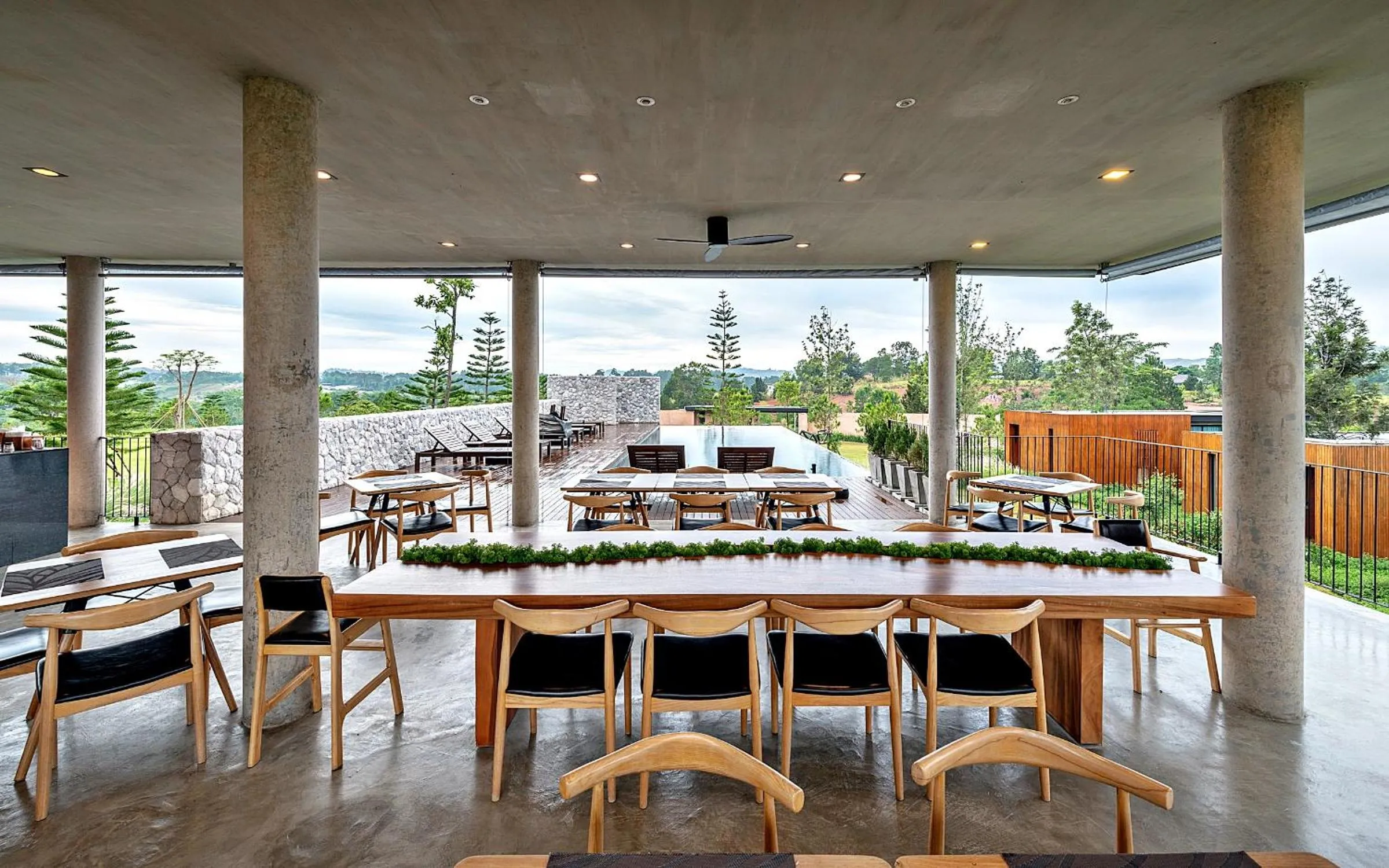 Restaurant/places to eat in De Capoc Resort