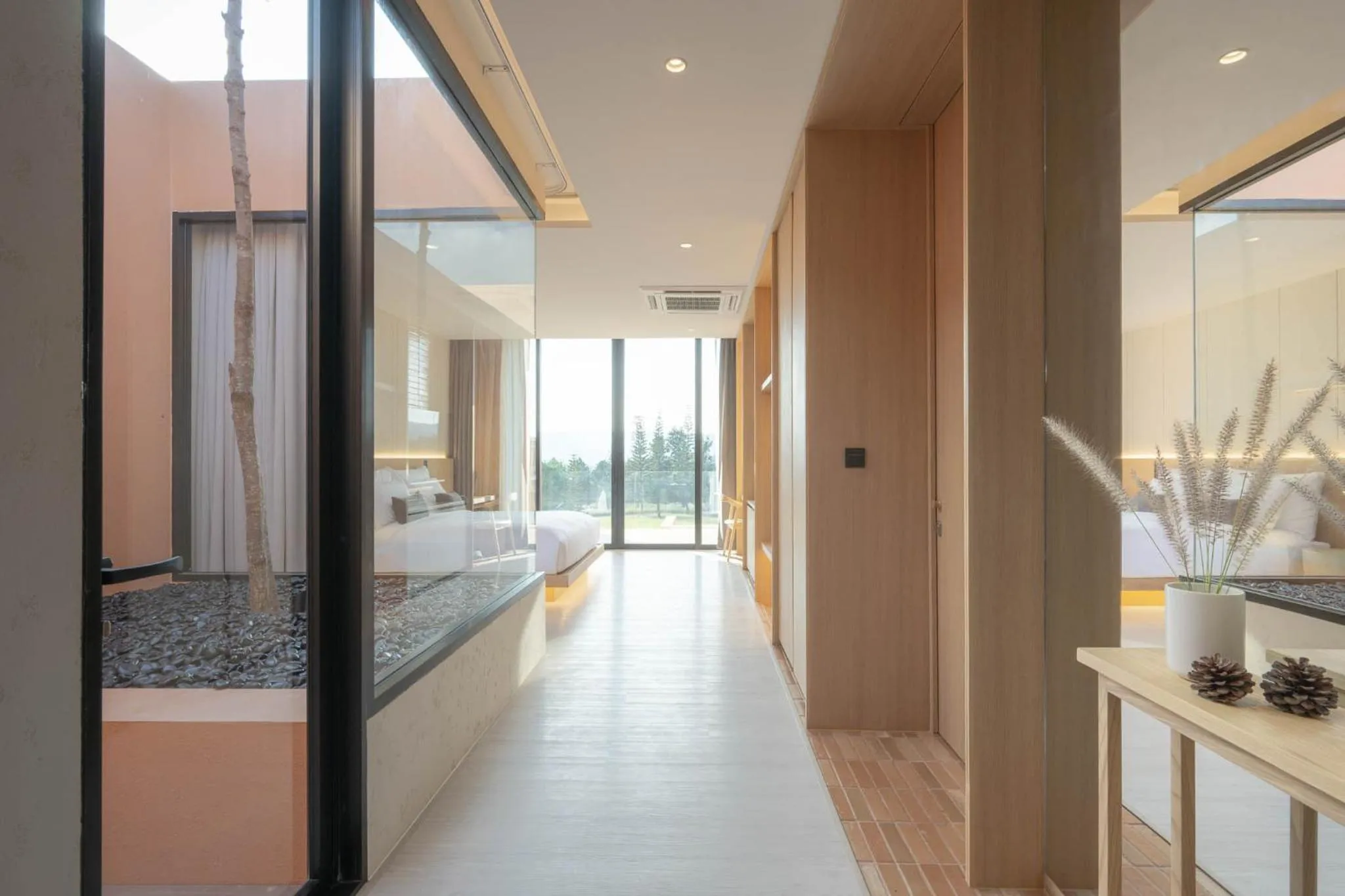 wardrobe, Bed in De Capoc Resort