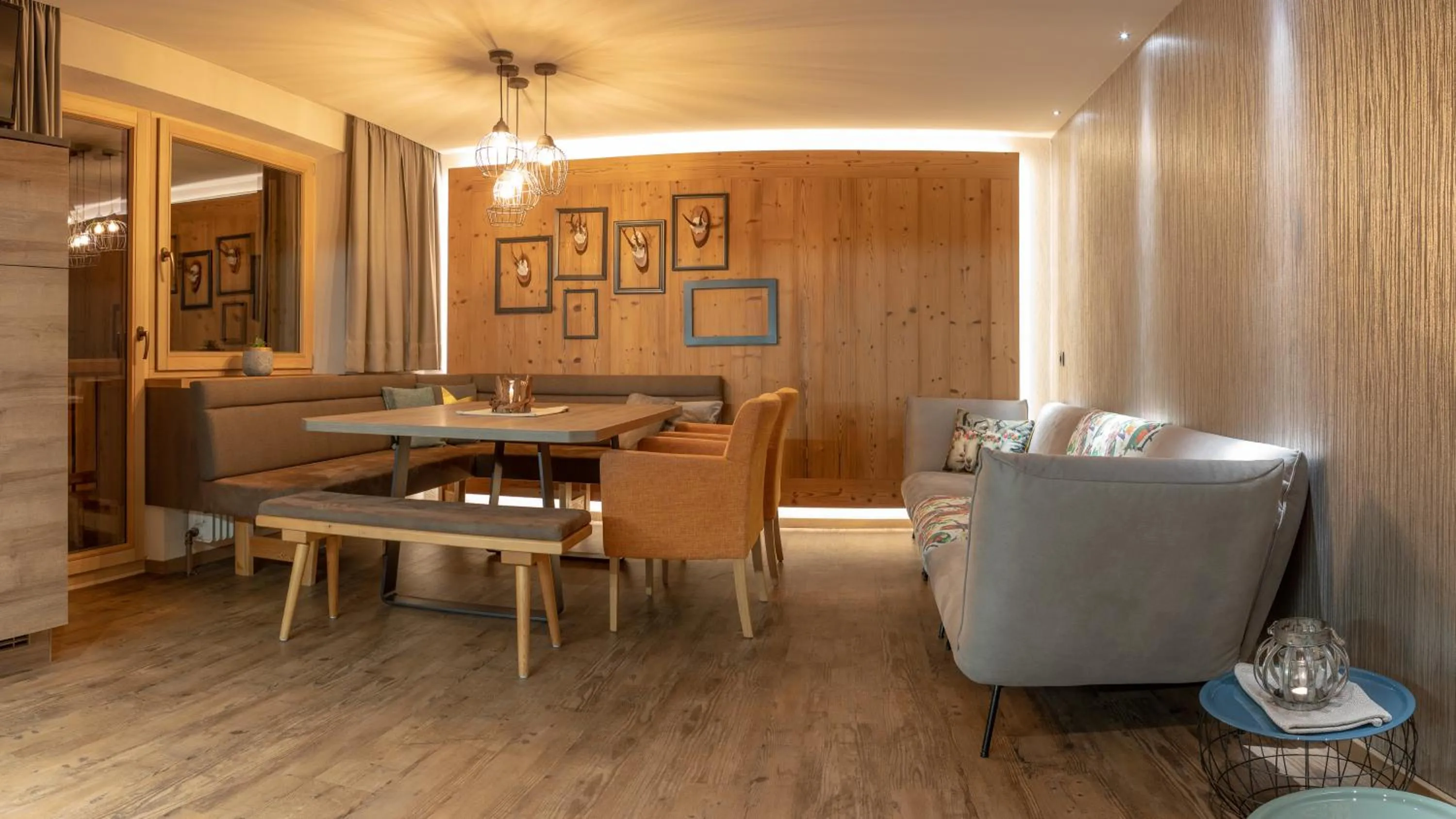 Dining area in Appartement Zillertal Klee mit Restaurant KleemenTine
