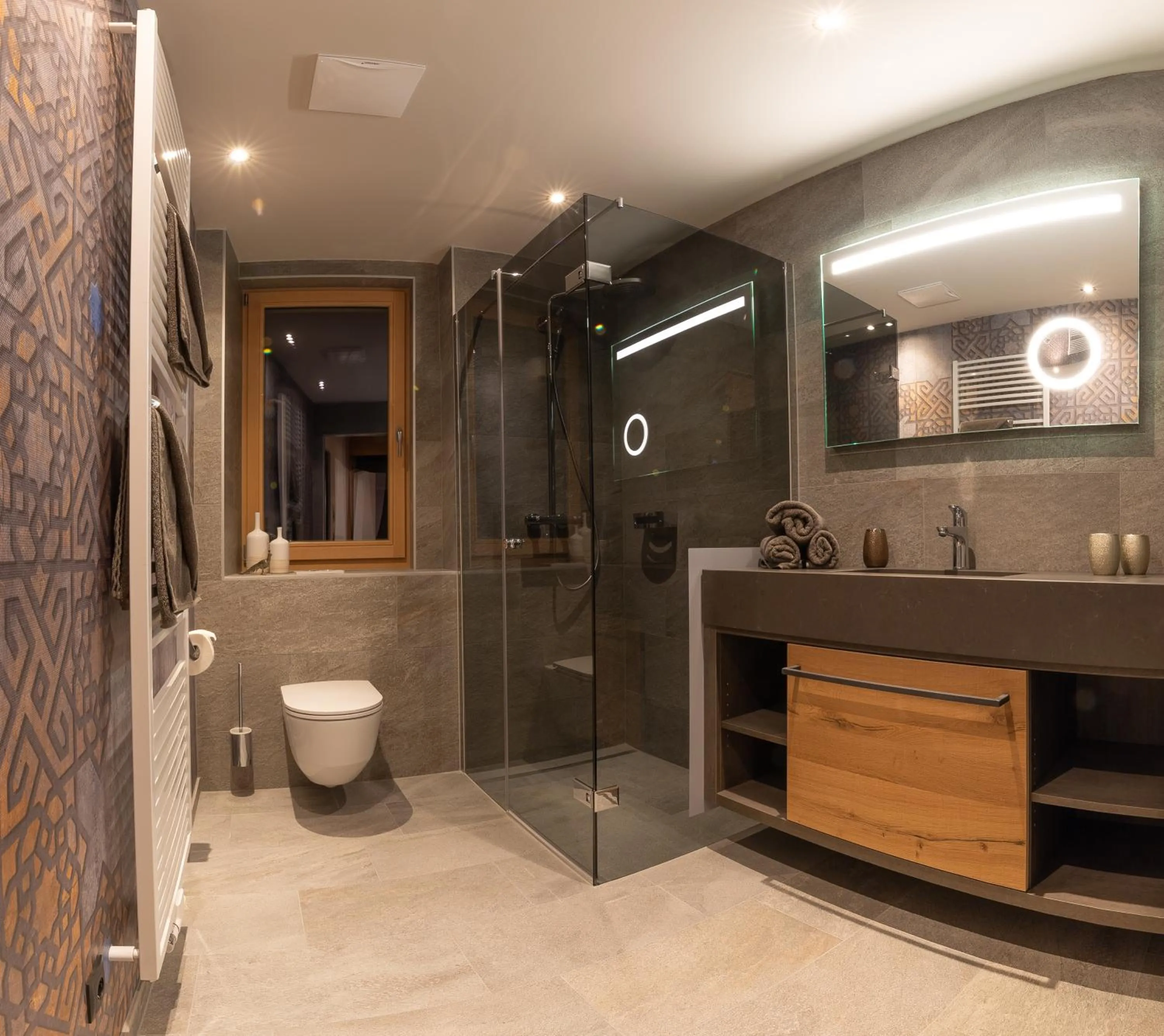 Bathroom in Appartement Zillertal Klee mit Restaurant KleemenTine