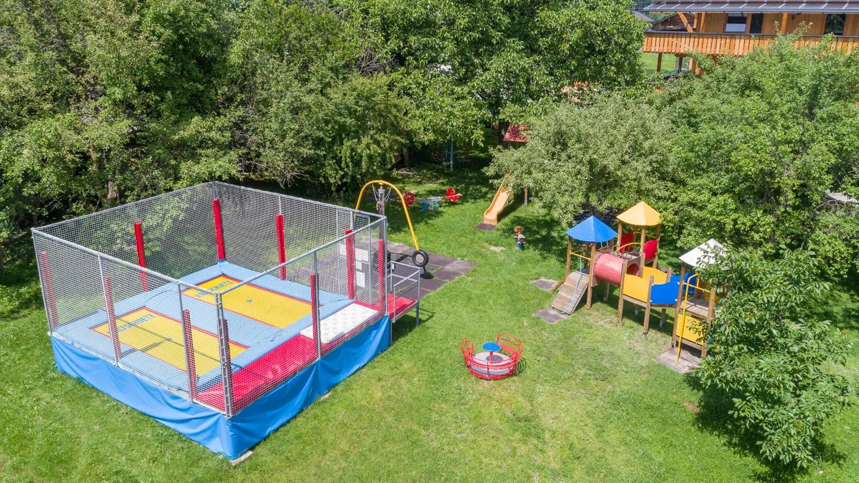 Children play ground in Appartement Zillertal Klee mit Restaurant KleemenTine