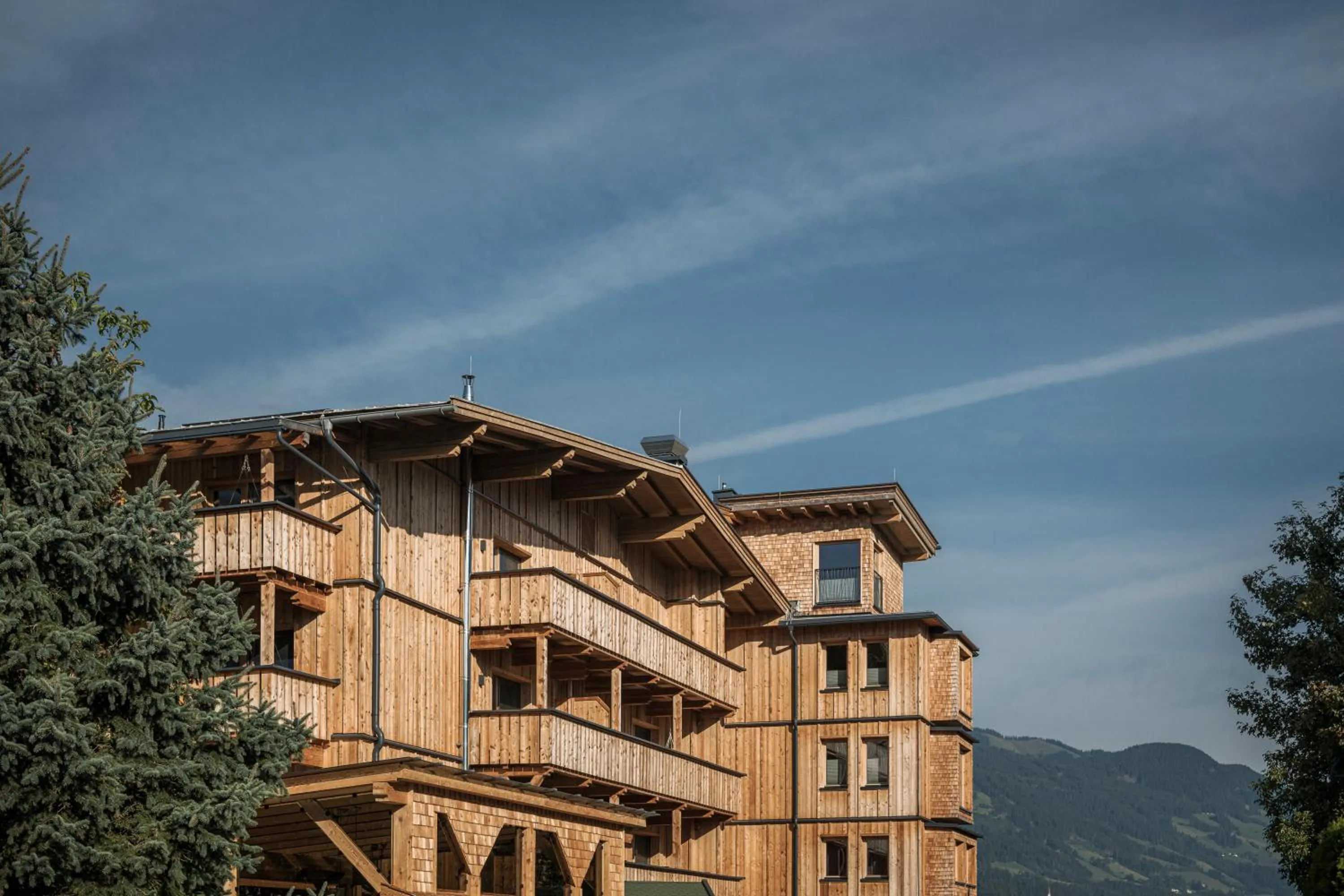 Property building in Appartement Zillertal Klee mit Restaurant KleemenTine
