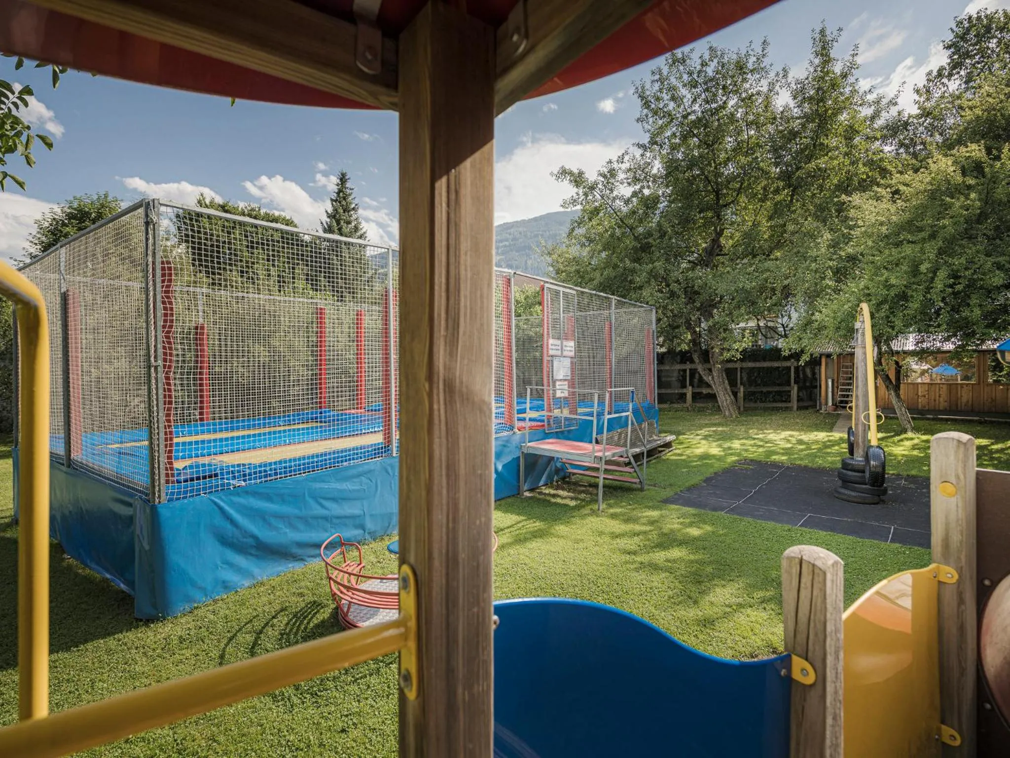 Appartement Zillertal Klee mit Restaurant KleemenTine