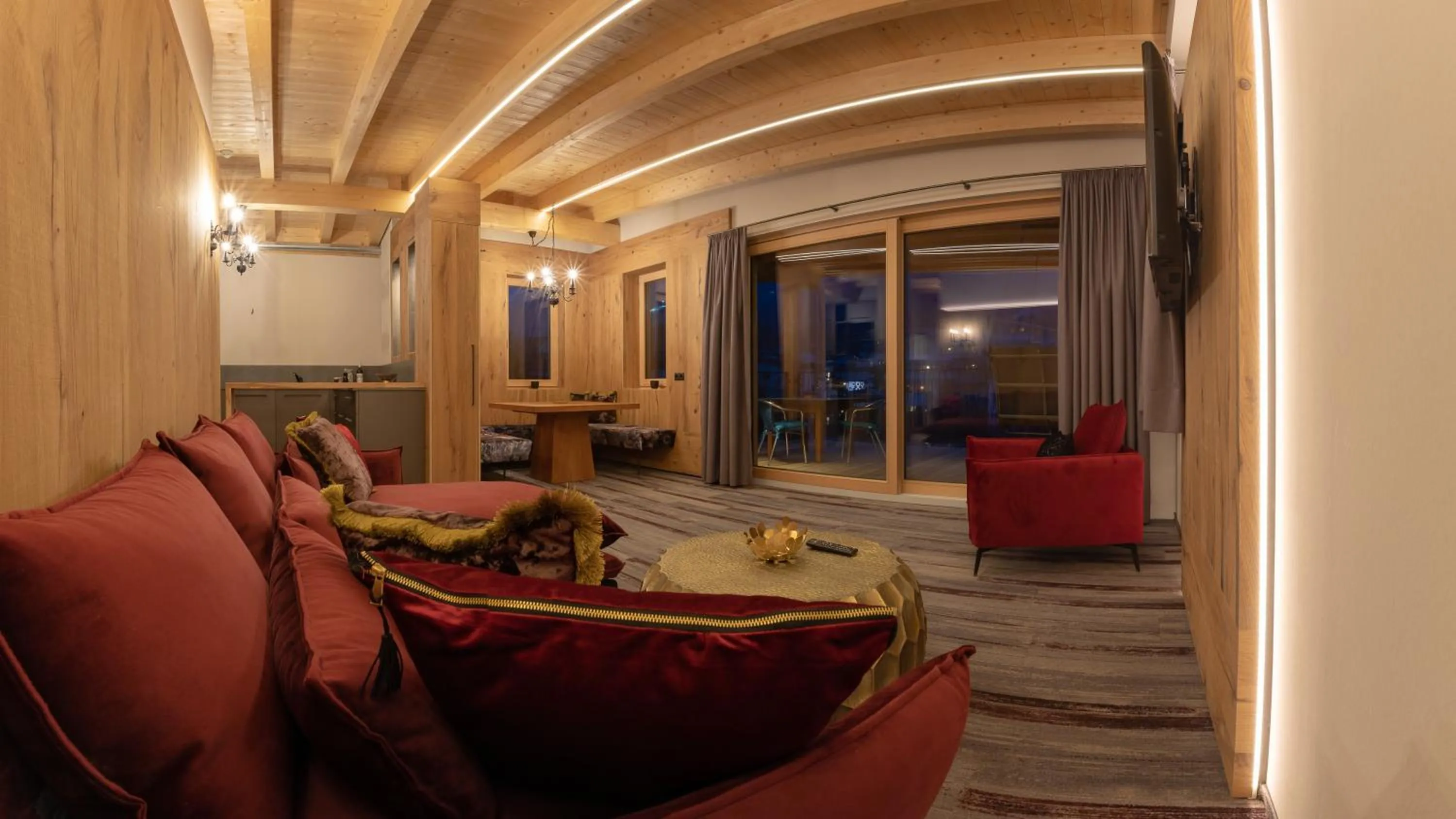 Photo of the whole room in Appartement Zillertal Klee mit Restaurant KleemenTine