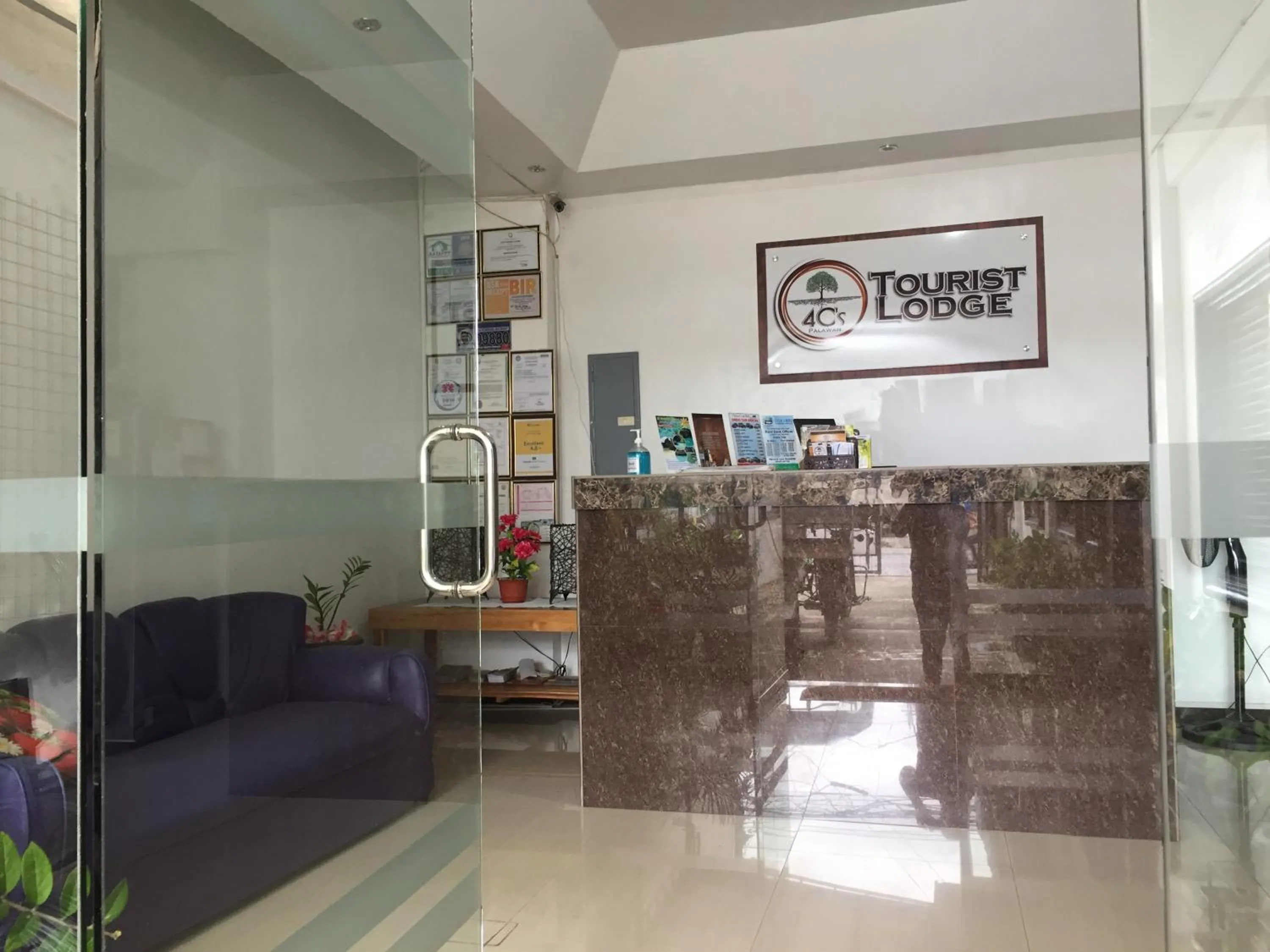 Lobby or reception in 4C's Tourist Lodge