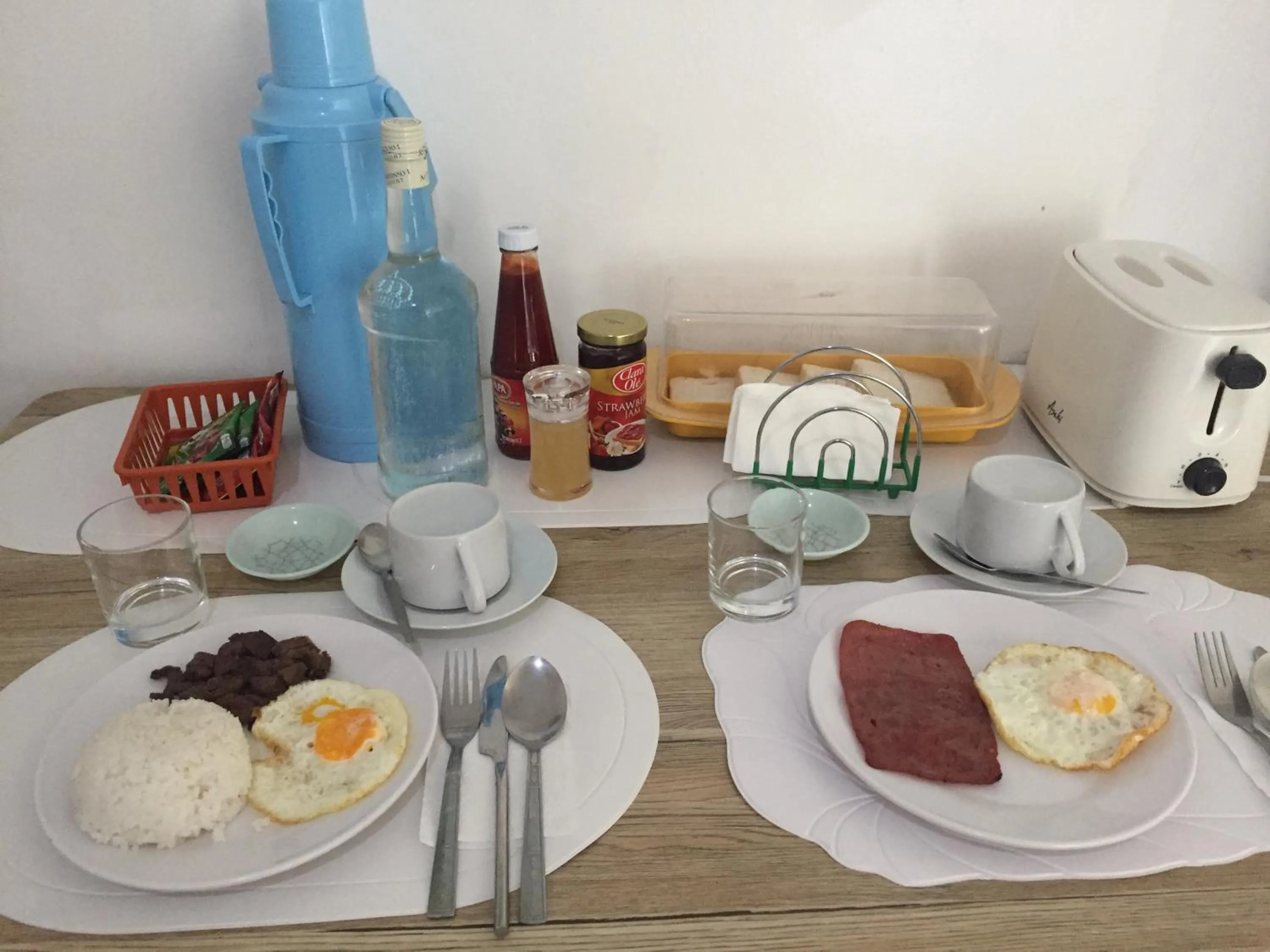 Asian breakfast in 4C's Tourist Lodge