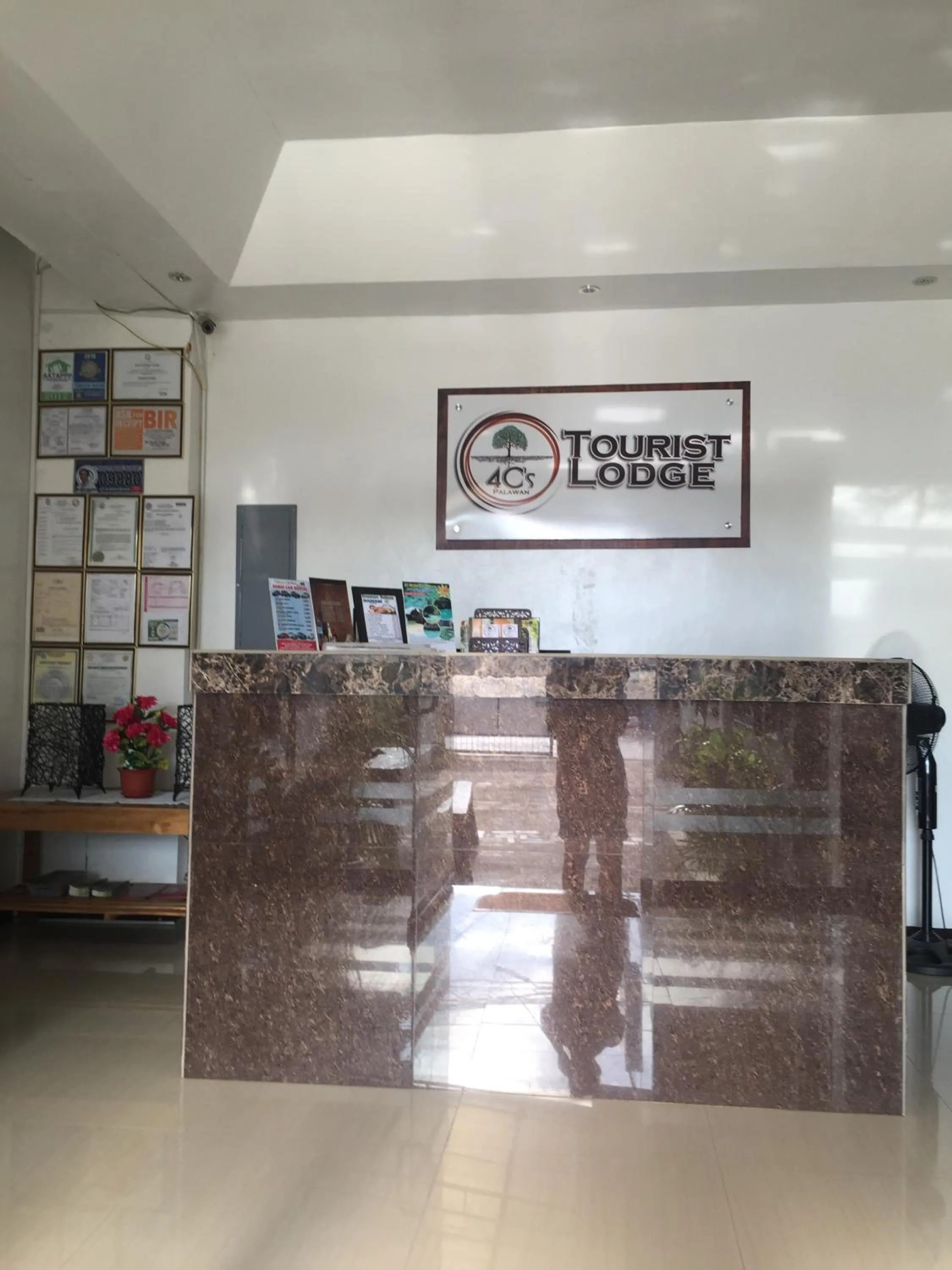 Lobby or reception in 4C's Tourist Lodge