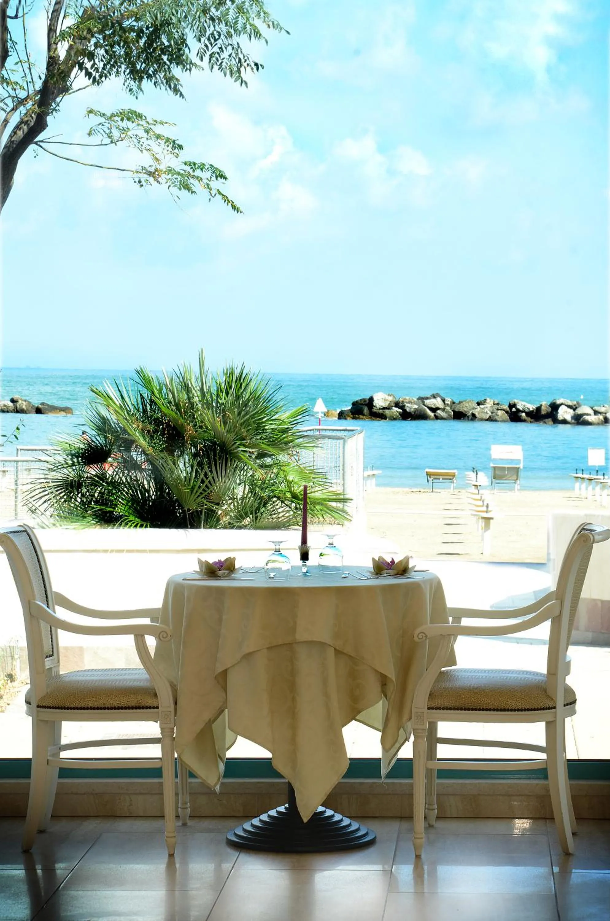 Restaurant/places to eat in Hotel Augusta