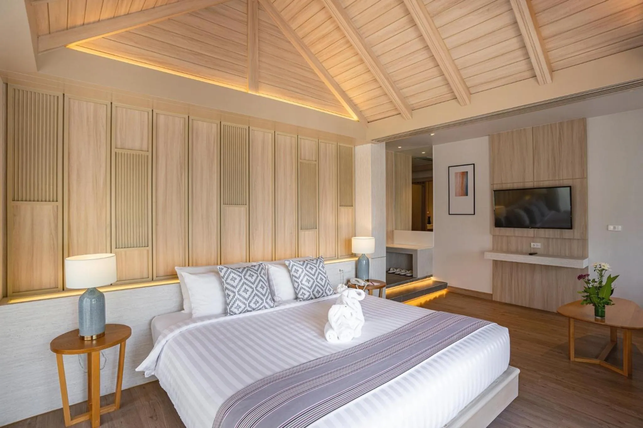 Bed in Namaka Resort Kamala