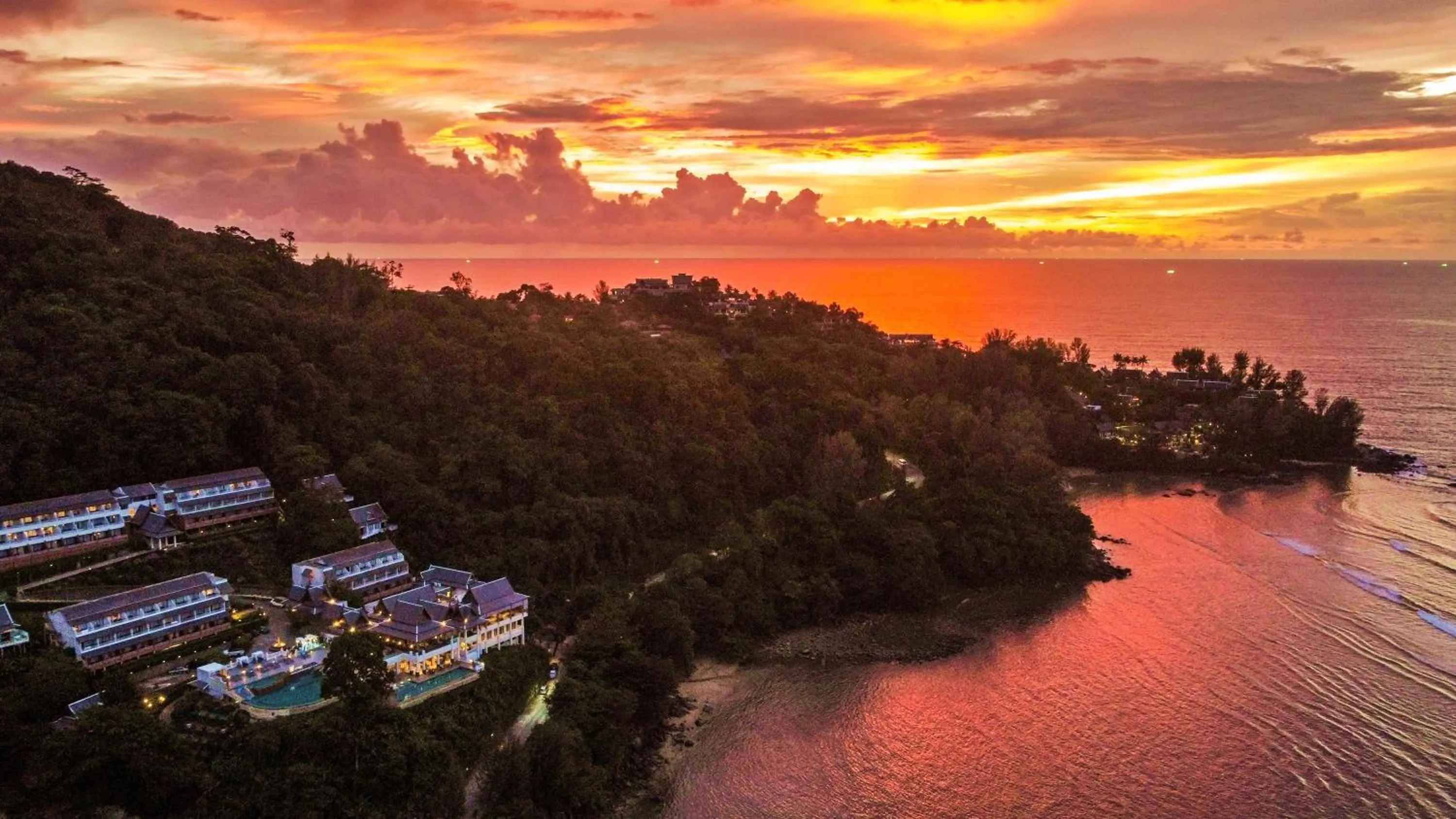 Sunset in Namaka Resort Kamala