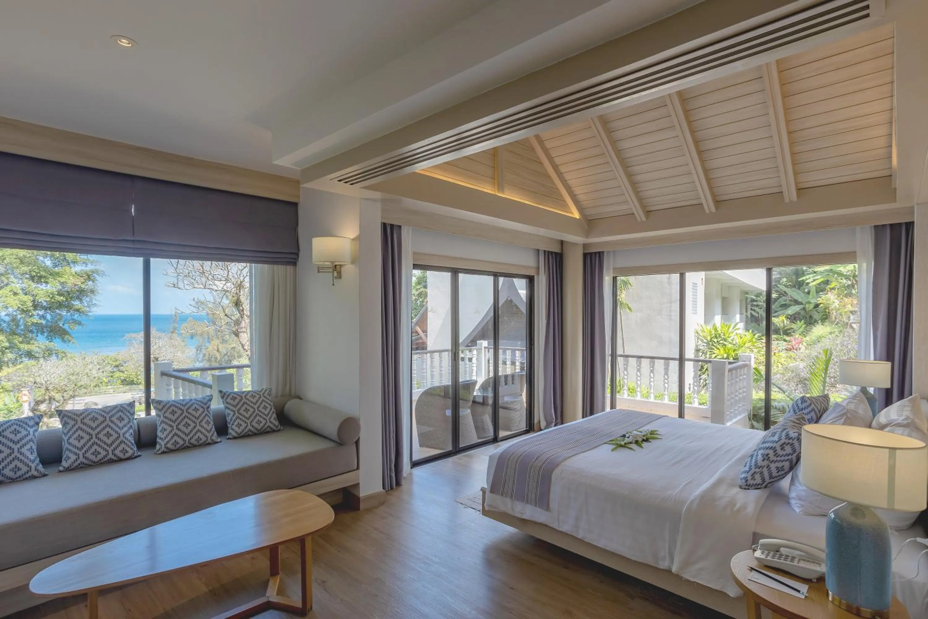 Bed in Namaka Resort Kamala