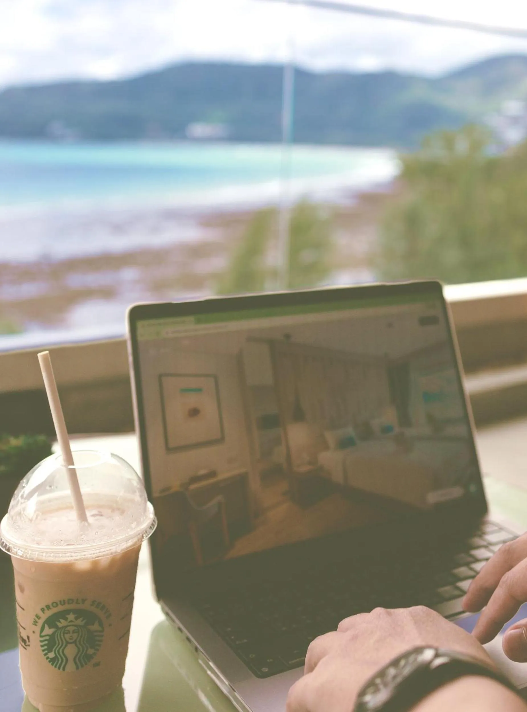 Lounge or bar in Namaka Resort Kamala