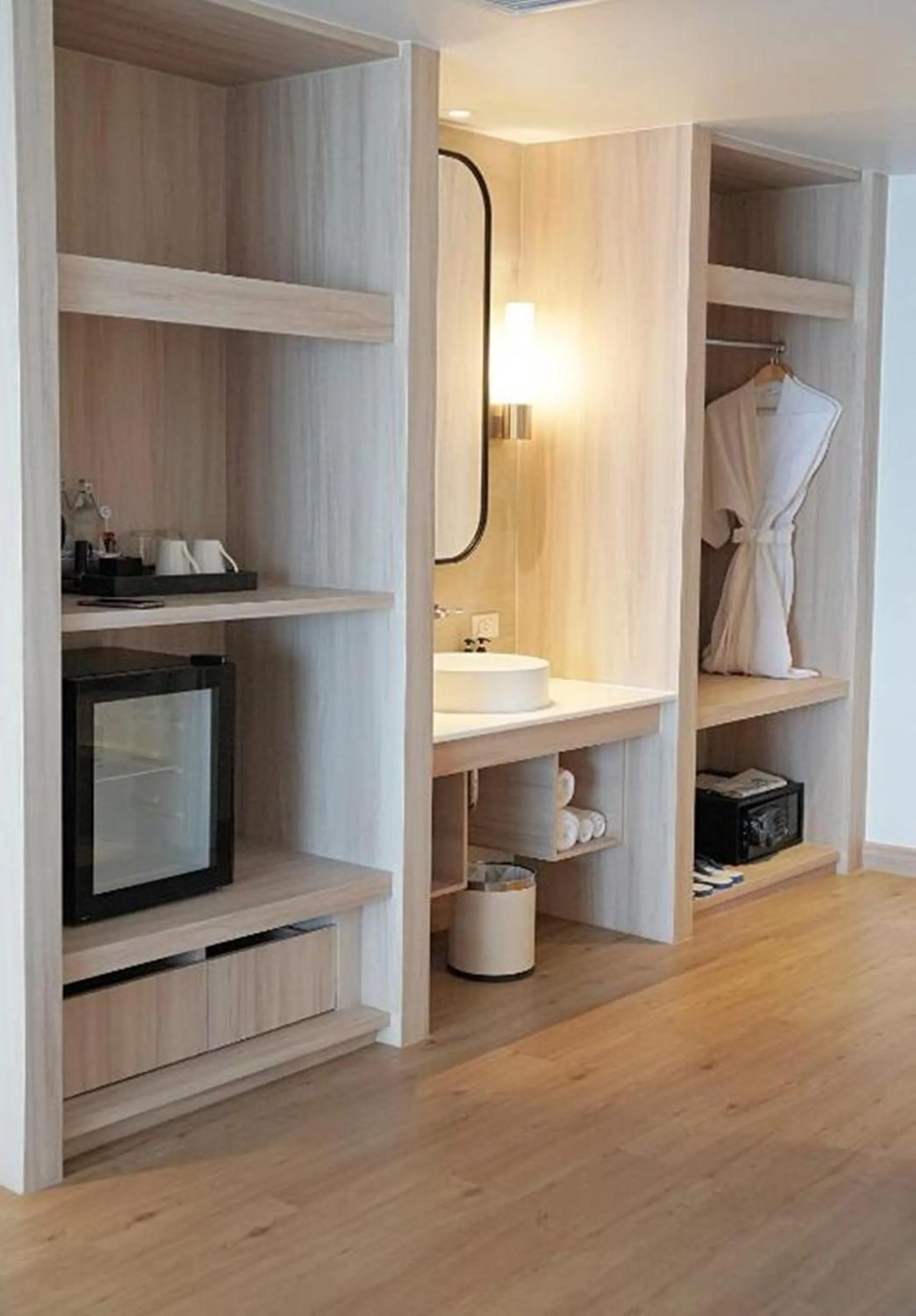 wardrobe in Namaka Resort Kamala