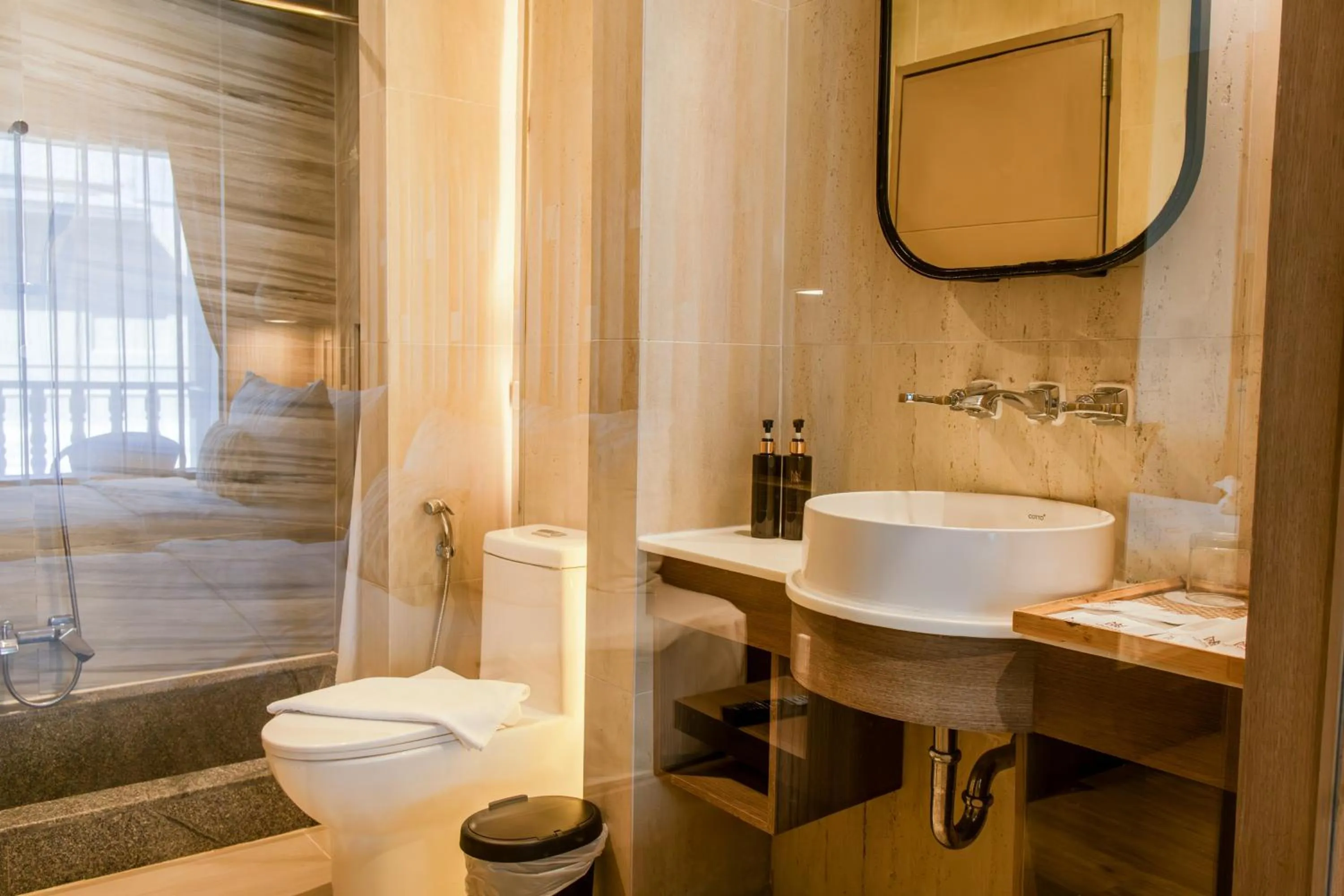 Toilet in Namaka Resort Kamala