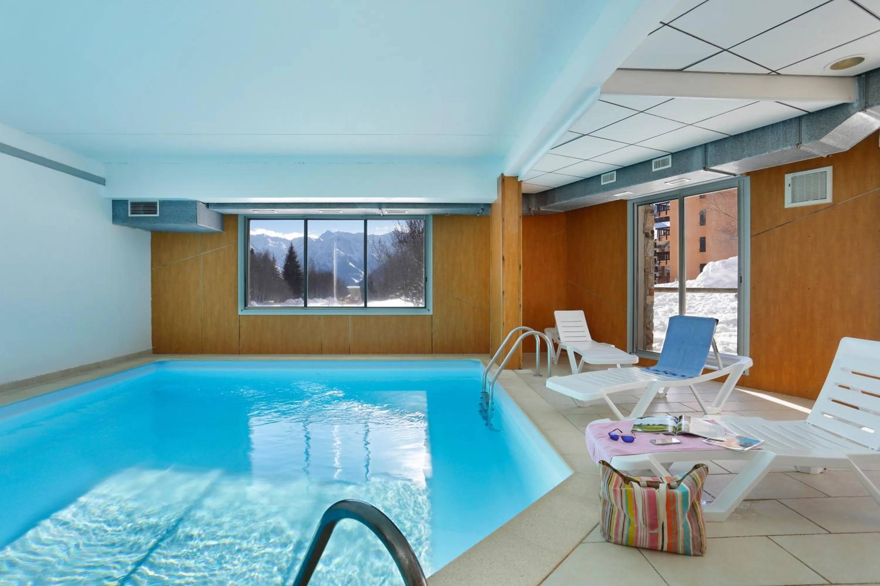 Swimming pool in Résidence Néméa Les Balcons d'Ax