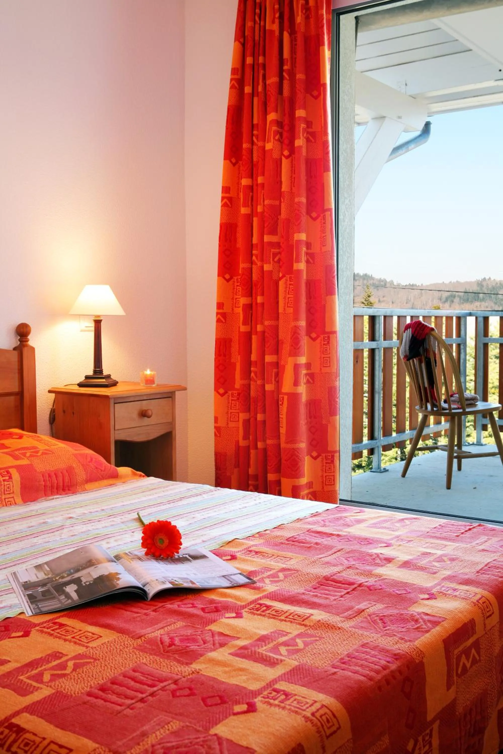 Balcony/Terrace, Bed in Résidence Néméa Les Balcons d'Ax