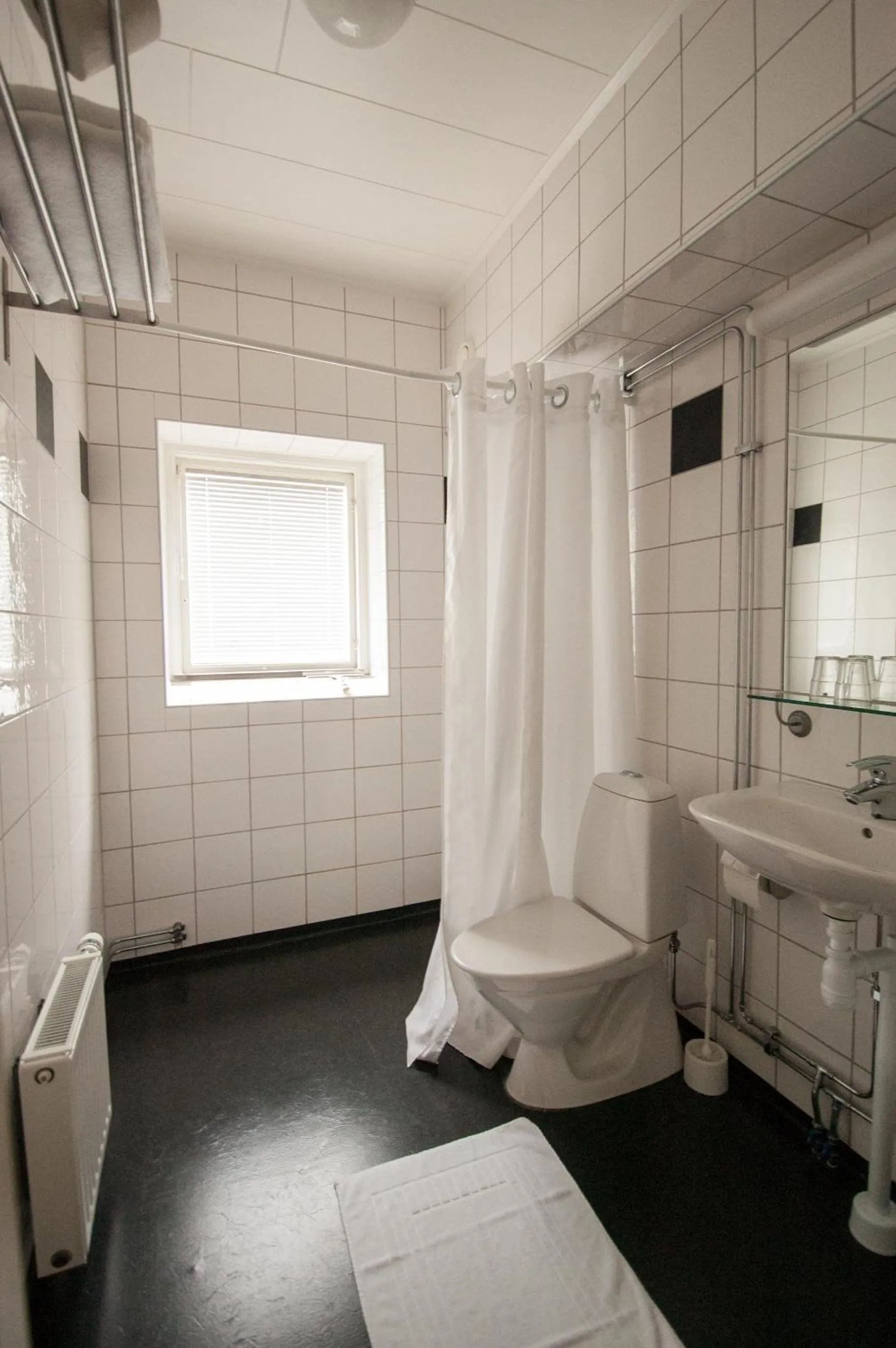 Bathroom in Slottshotellet Annex