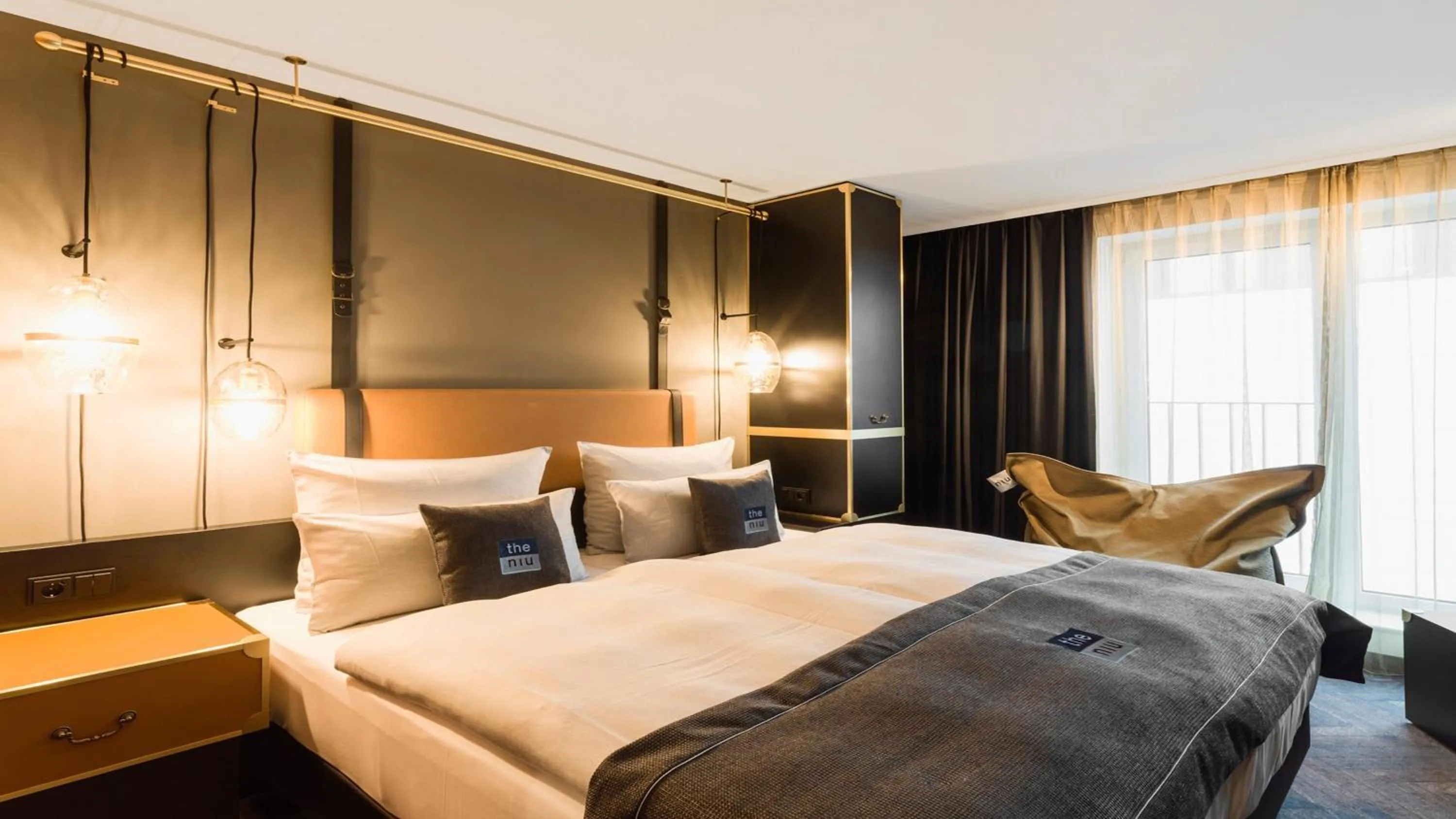 Photo of the whole room, Bed in Holiday Inn - the niu, Cobbles Essen by IHG