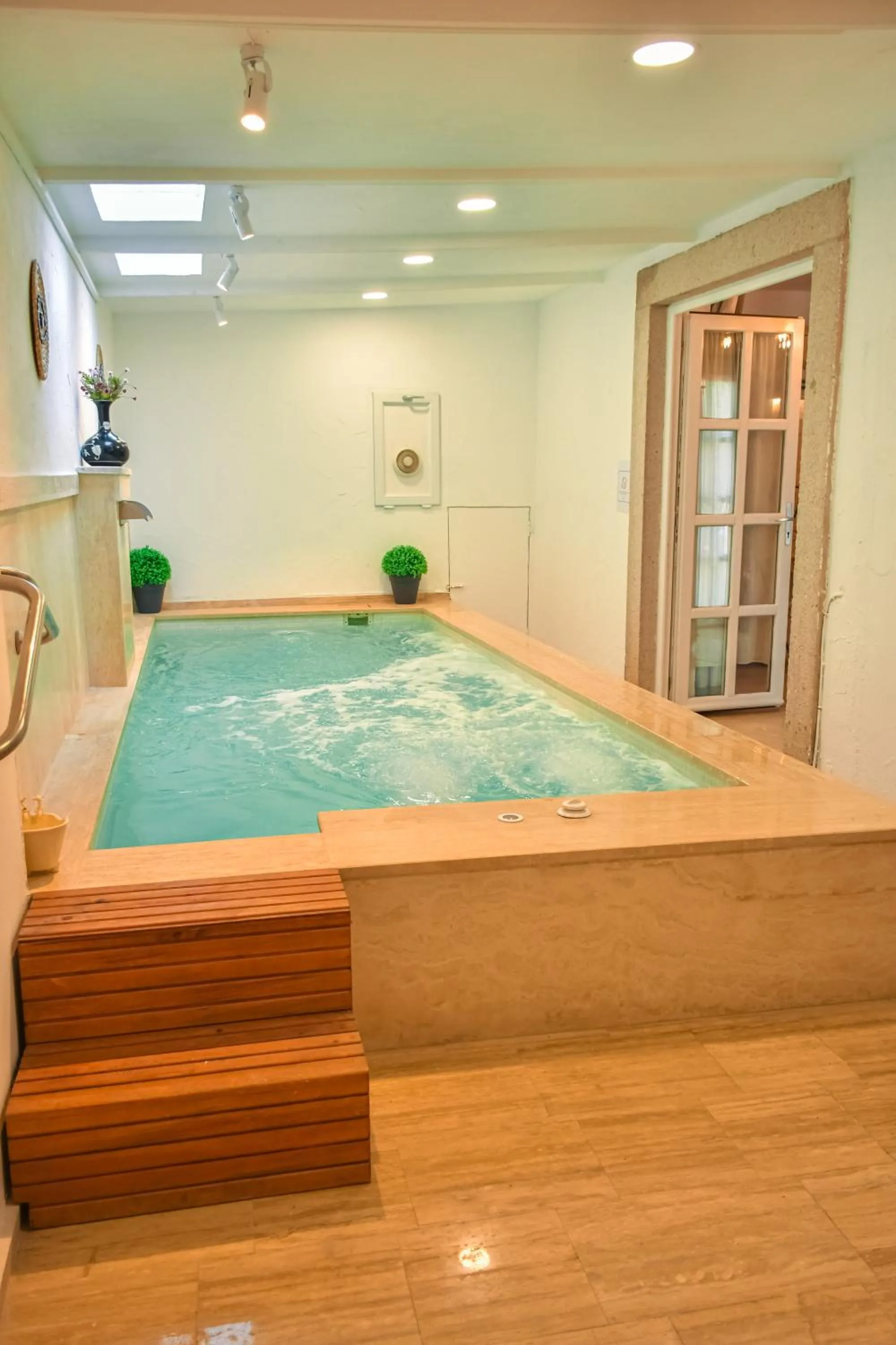 Swimming pool in Bay C