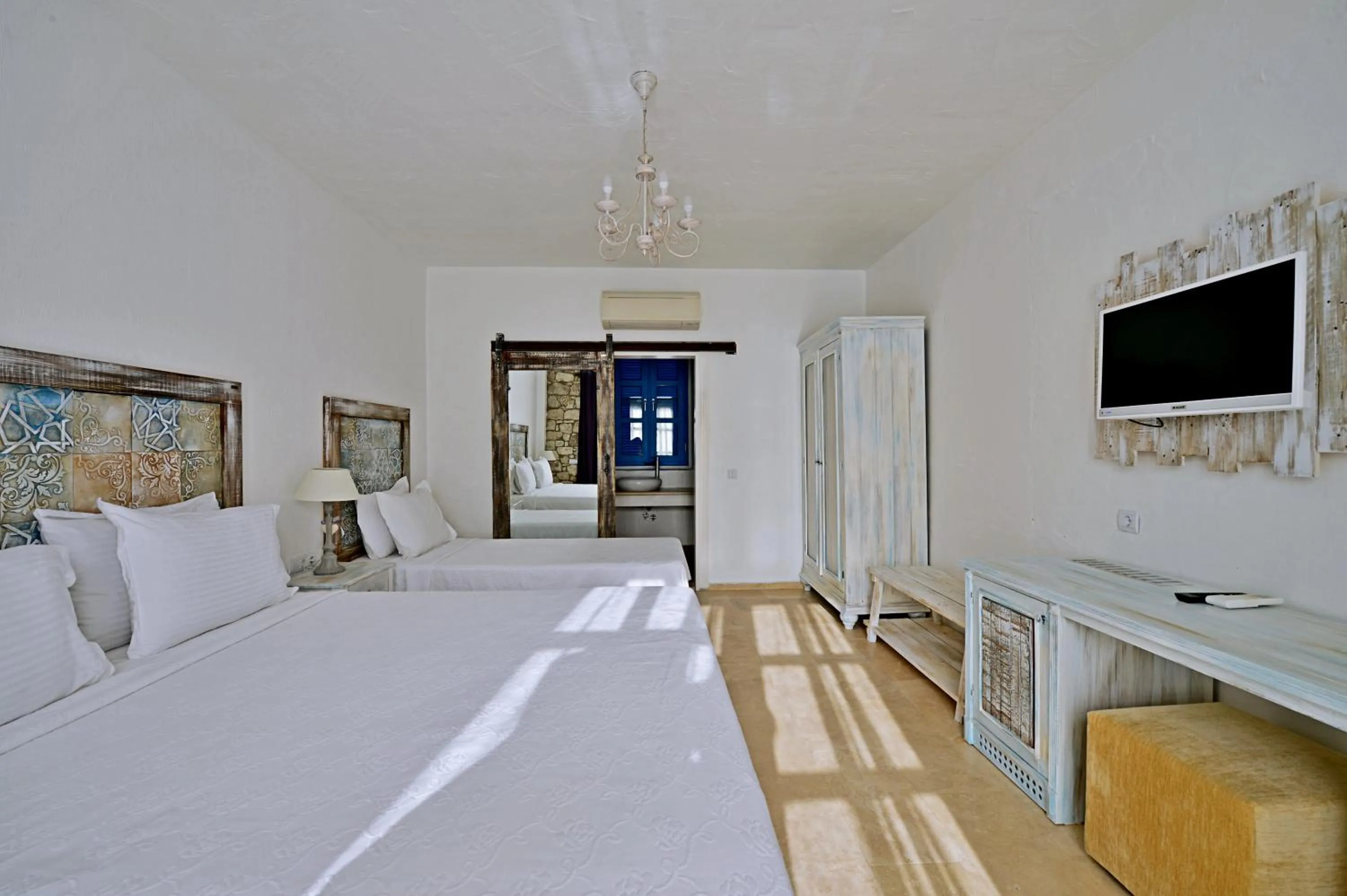 TV and multimedia, Bed in Bay C