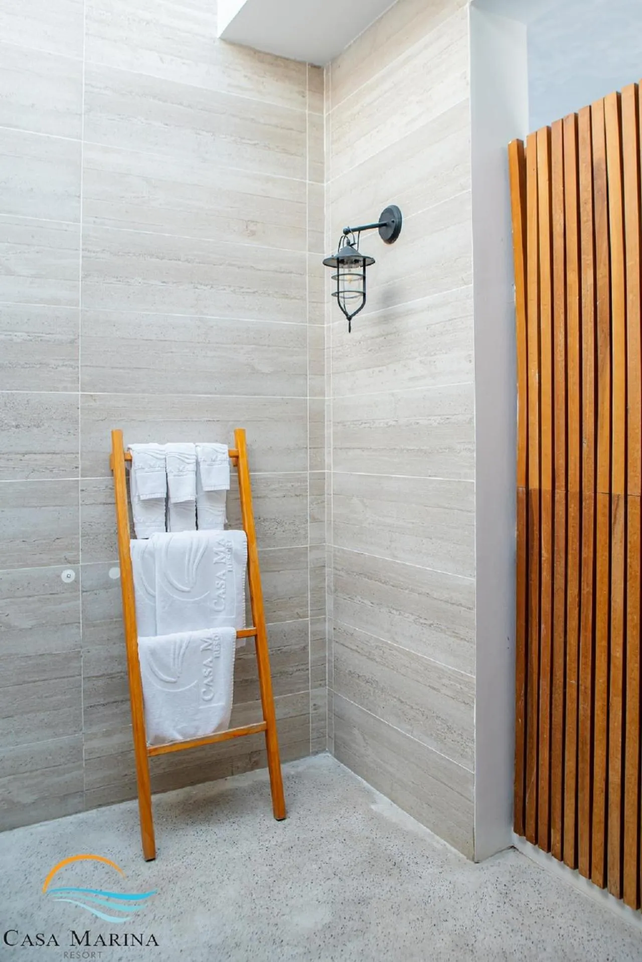 Shower in Casa Marina Resort
