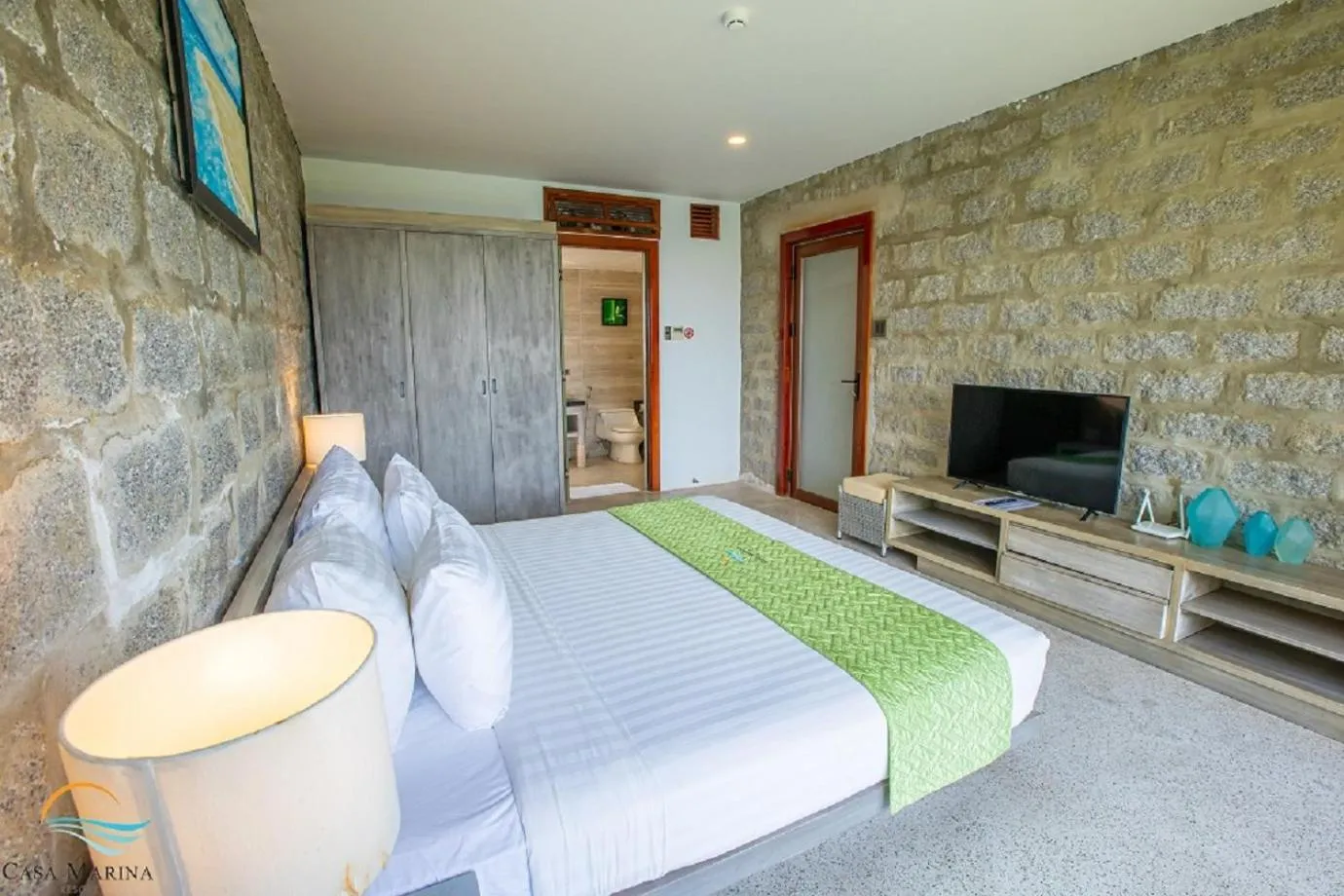 Bed in Casa Marina Resort